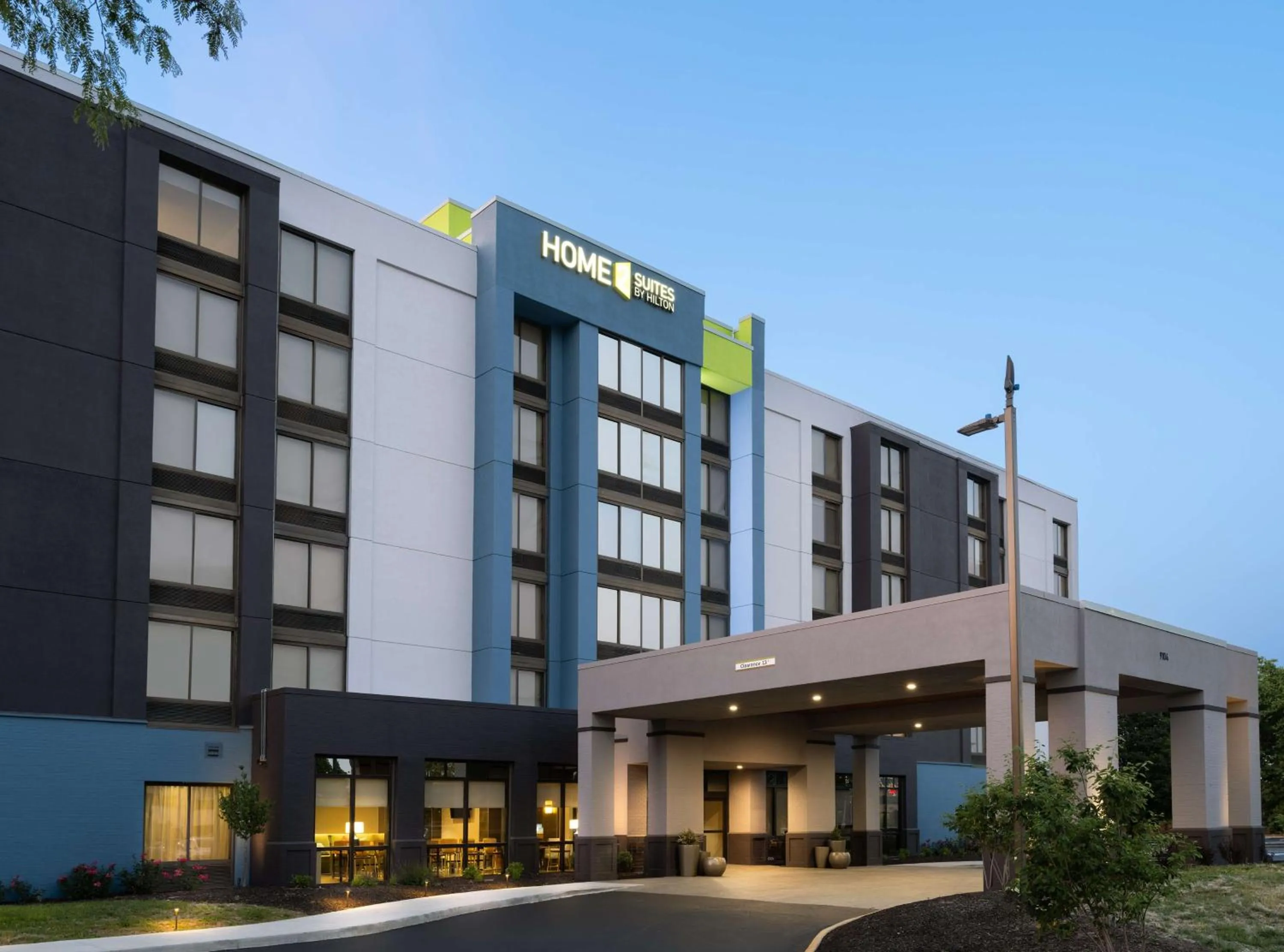 Property building in Home2 Suites by Hilton Indianapolis - Keystone Crossing