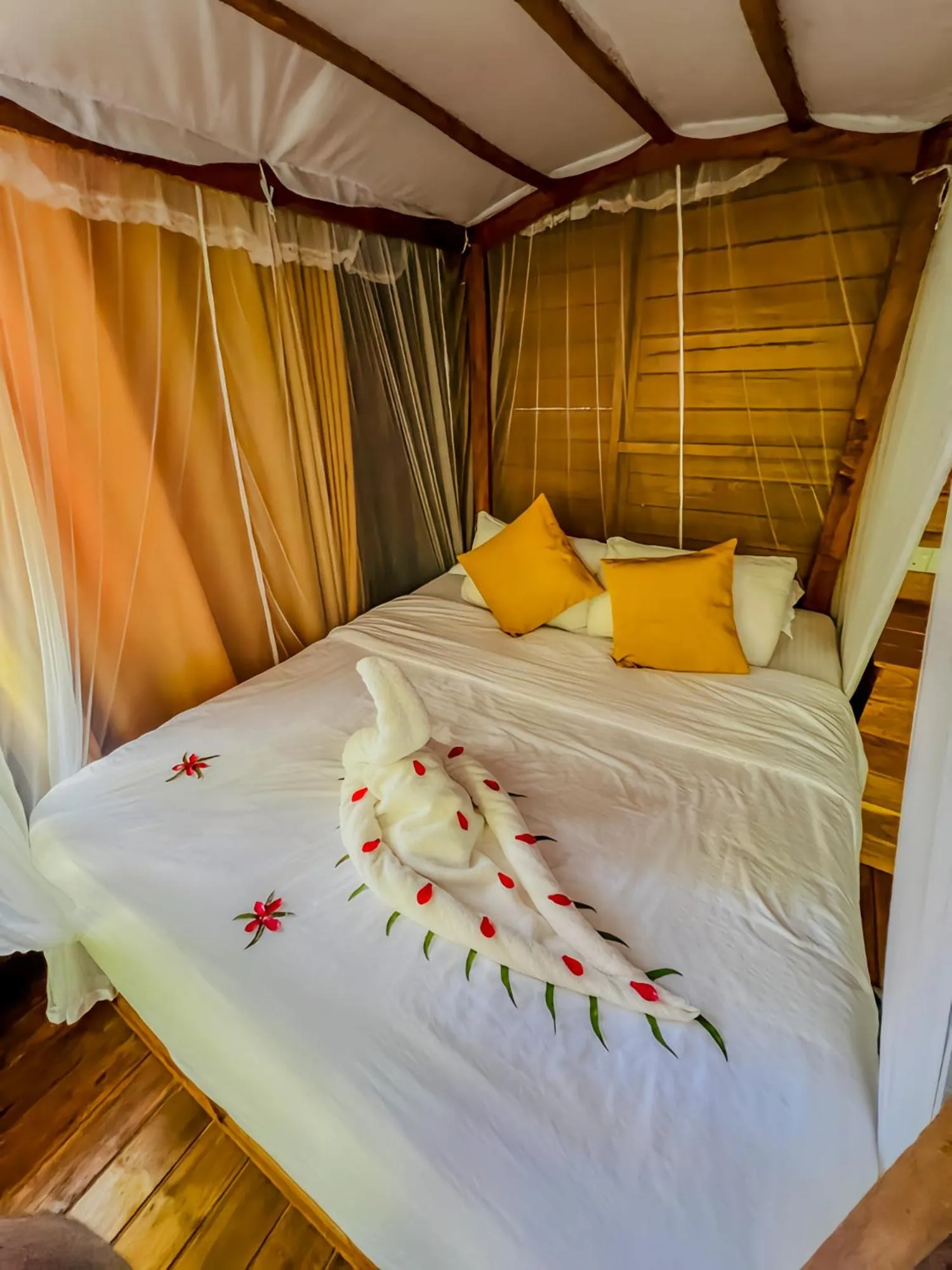 Bed in Habarana Tree House Ambasewana Resort