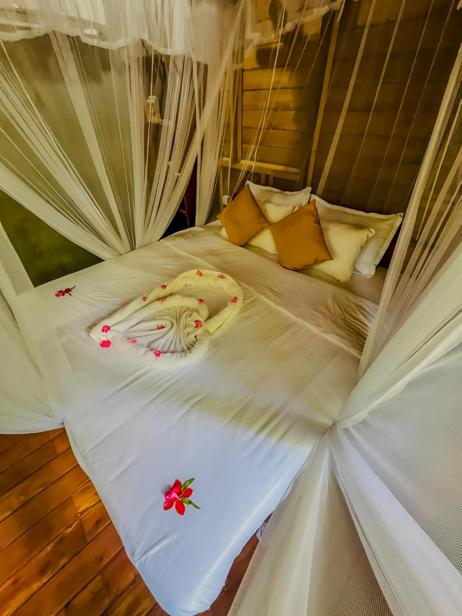 Bed in Habarana Tree House Ambasewana Resort