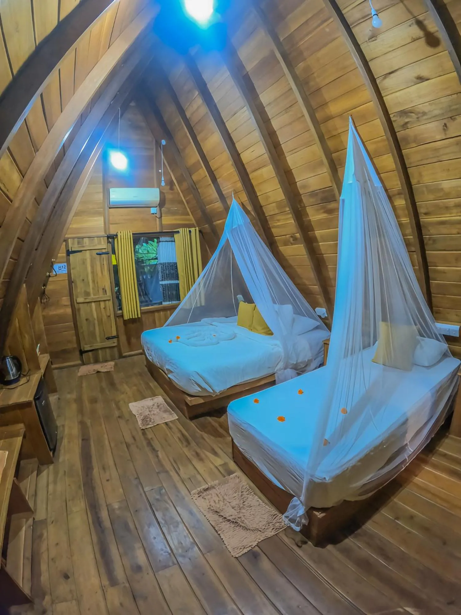 Habarana Tree House Ambasewana Resort