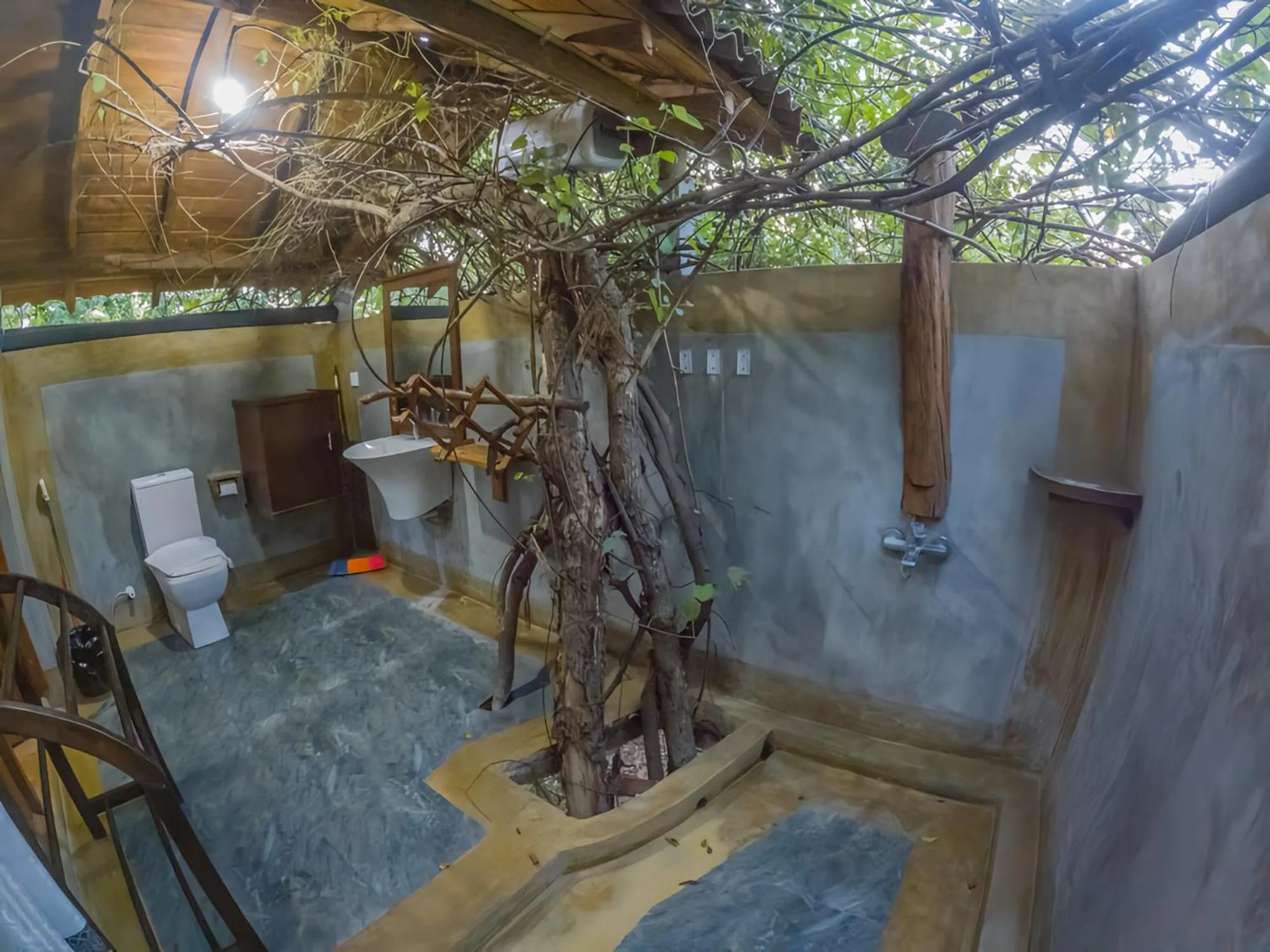 Habarana Tree House Ambasewana Resort