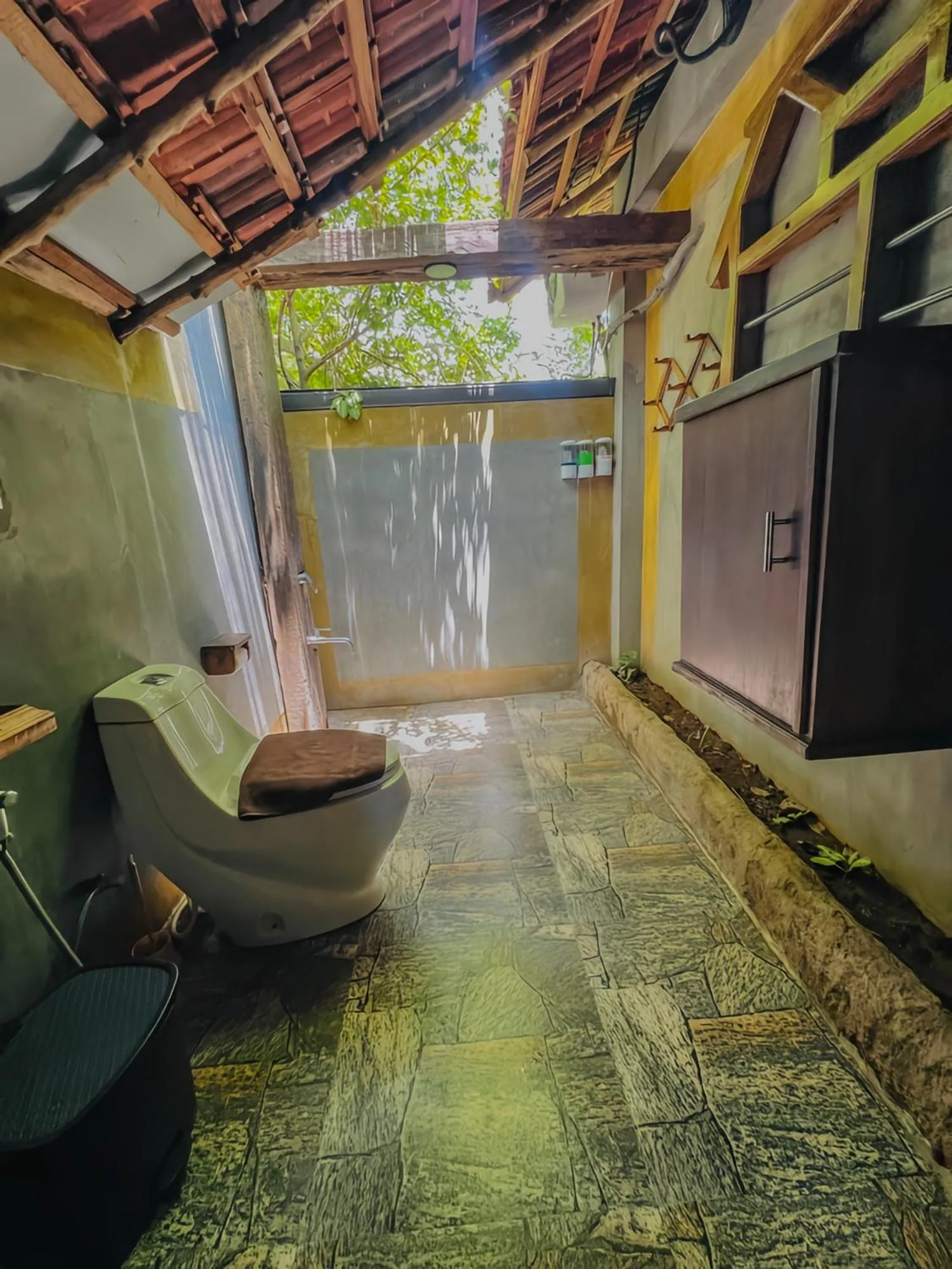 Habarana Tree House Ambasewana Resort