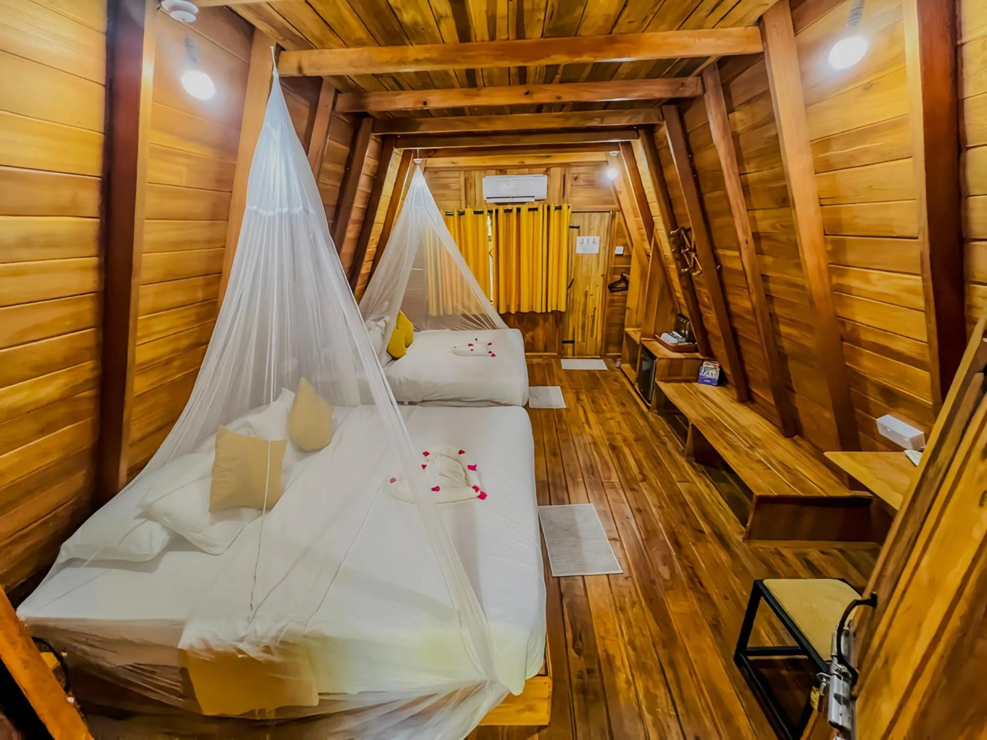 Habarana Tree House Ambasewana Resort