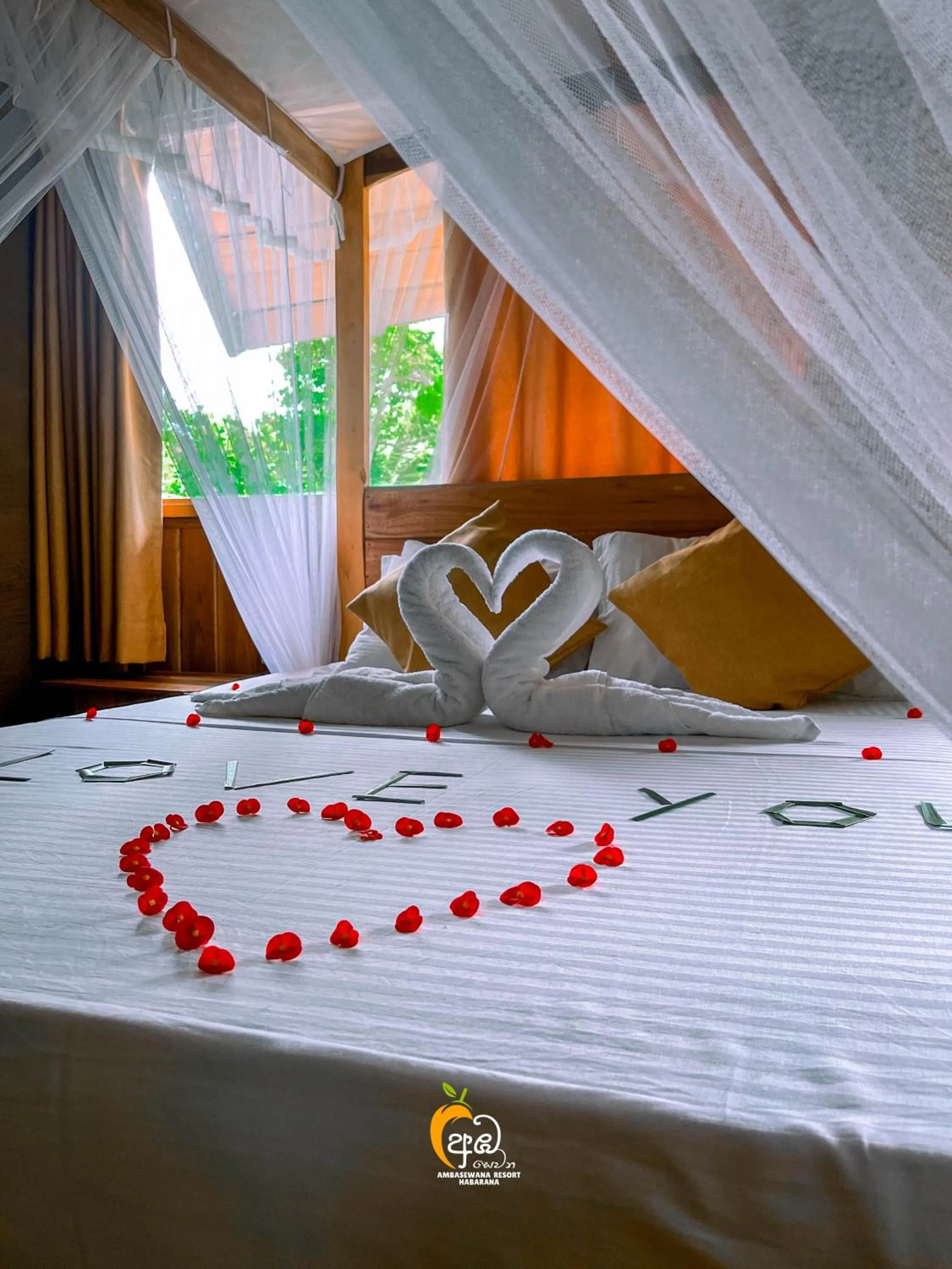 Bed in Habarana Tree House Ambasewana Resort