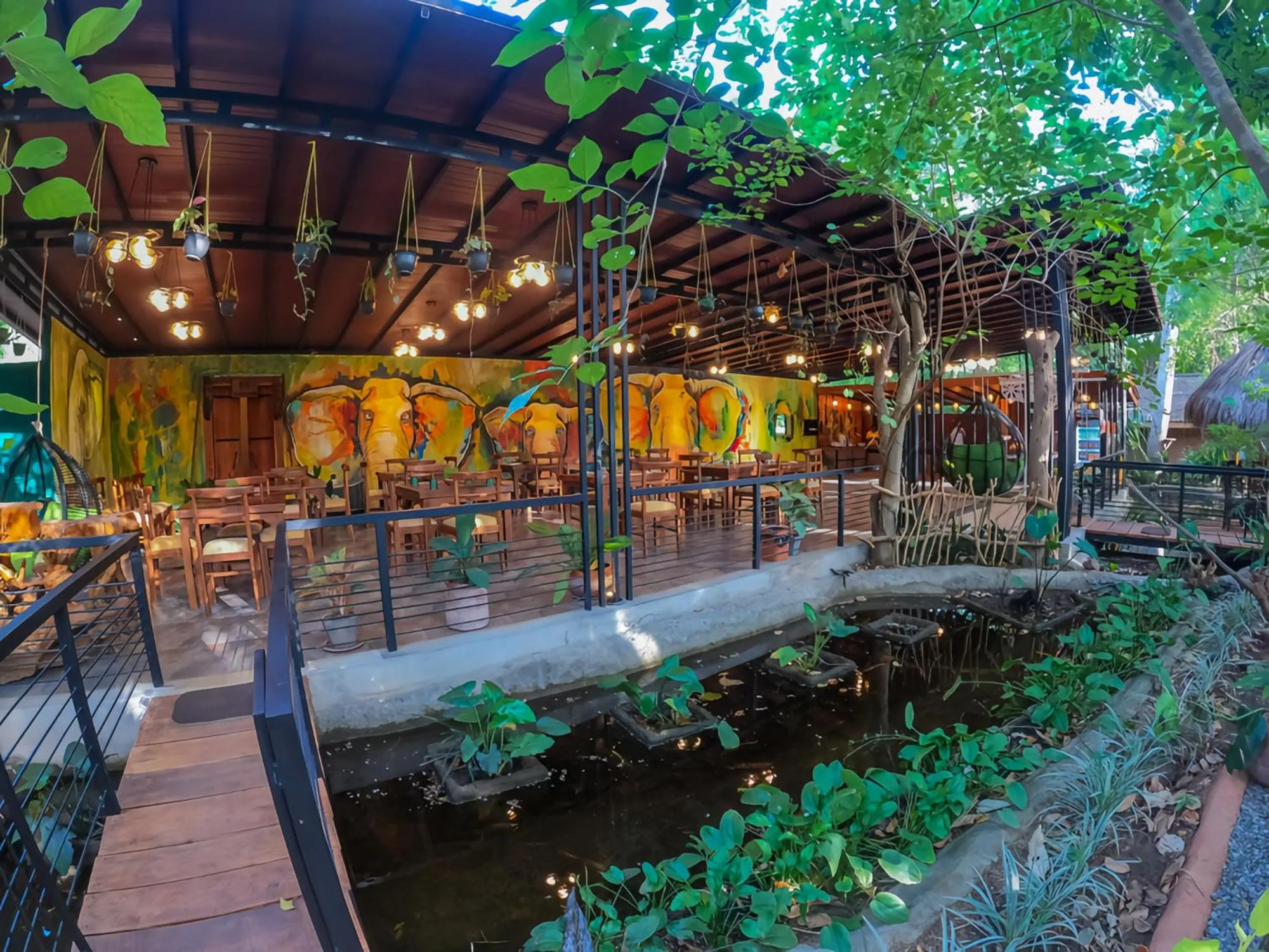 Habarana Tree House Ambasewana Resort