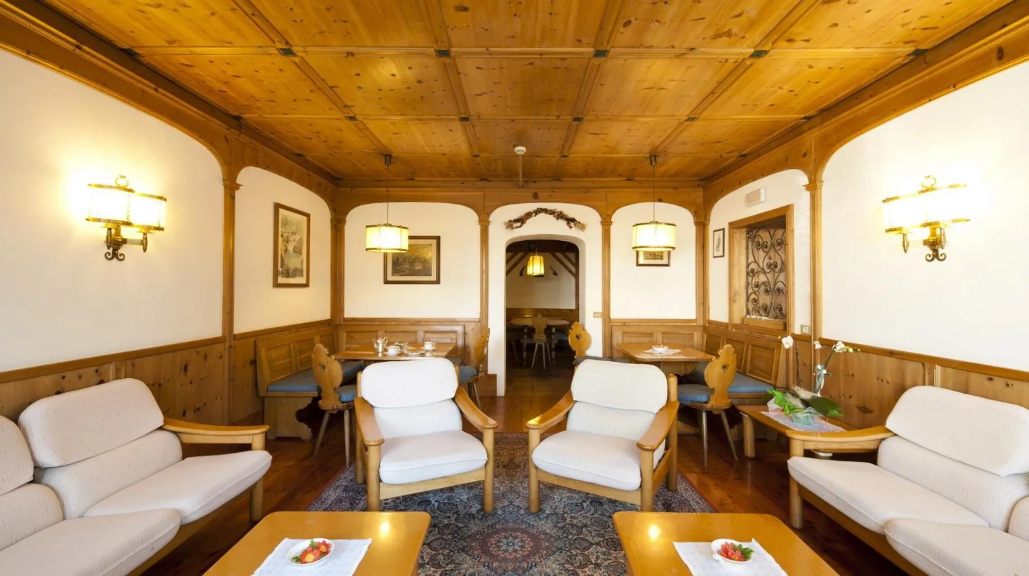 Lounge or bar in Hotel Bellaria - Cortina d'Ampezzo