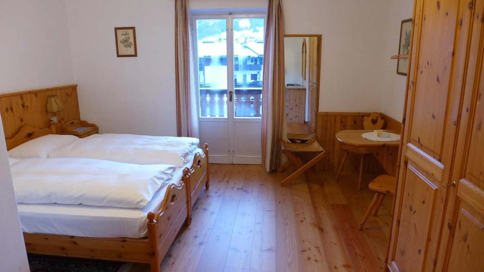 Bedroom, Bed in Hotel Bellaria - Cortina d'Ampezzo