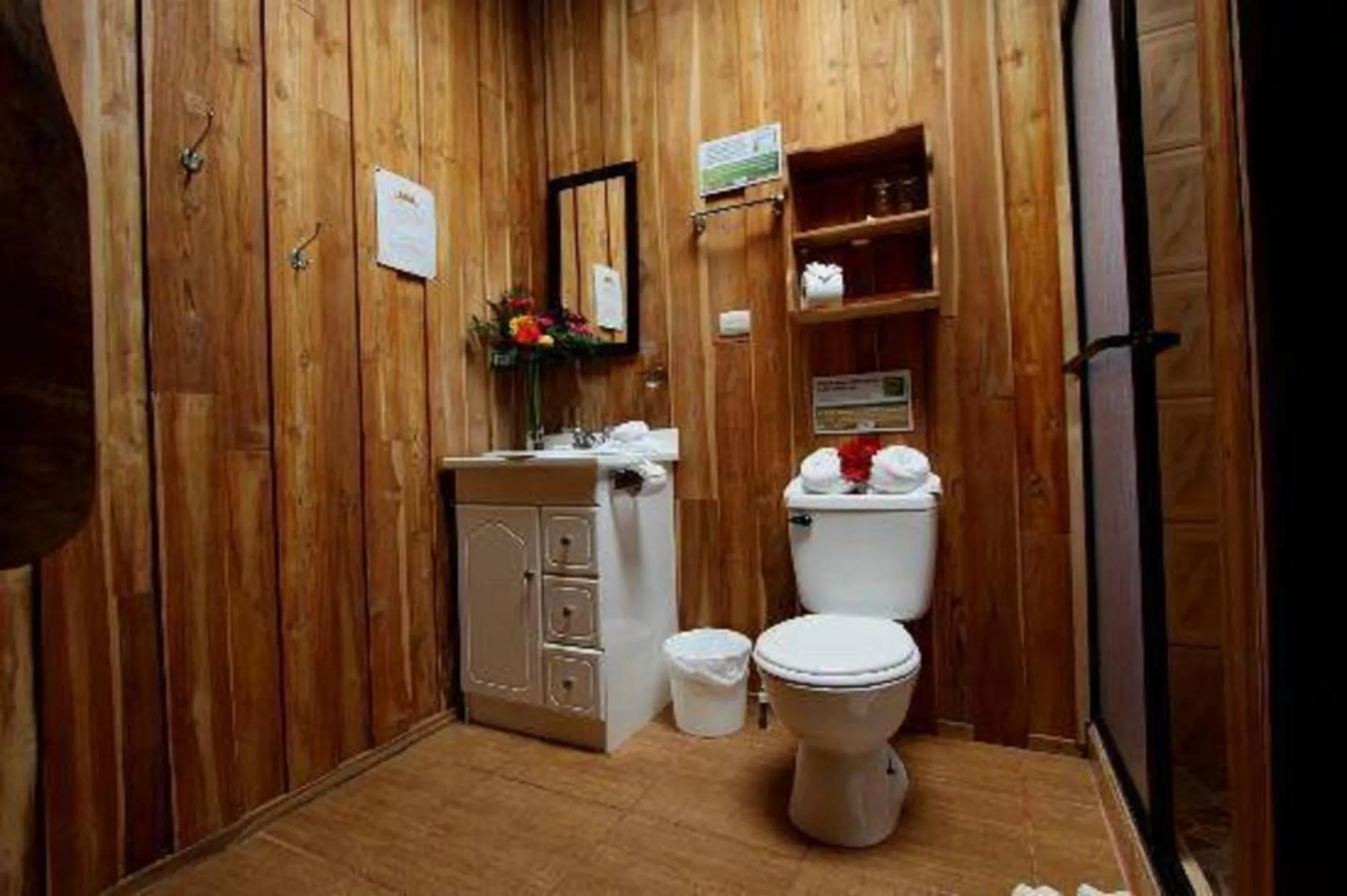 Bathroom in Historias Lodge