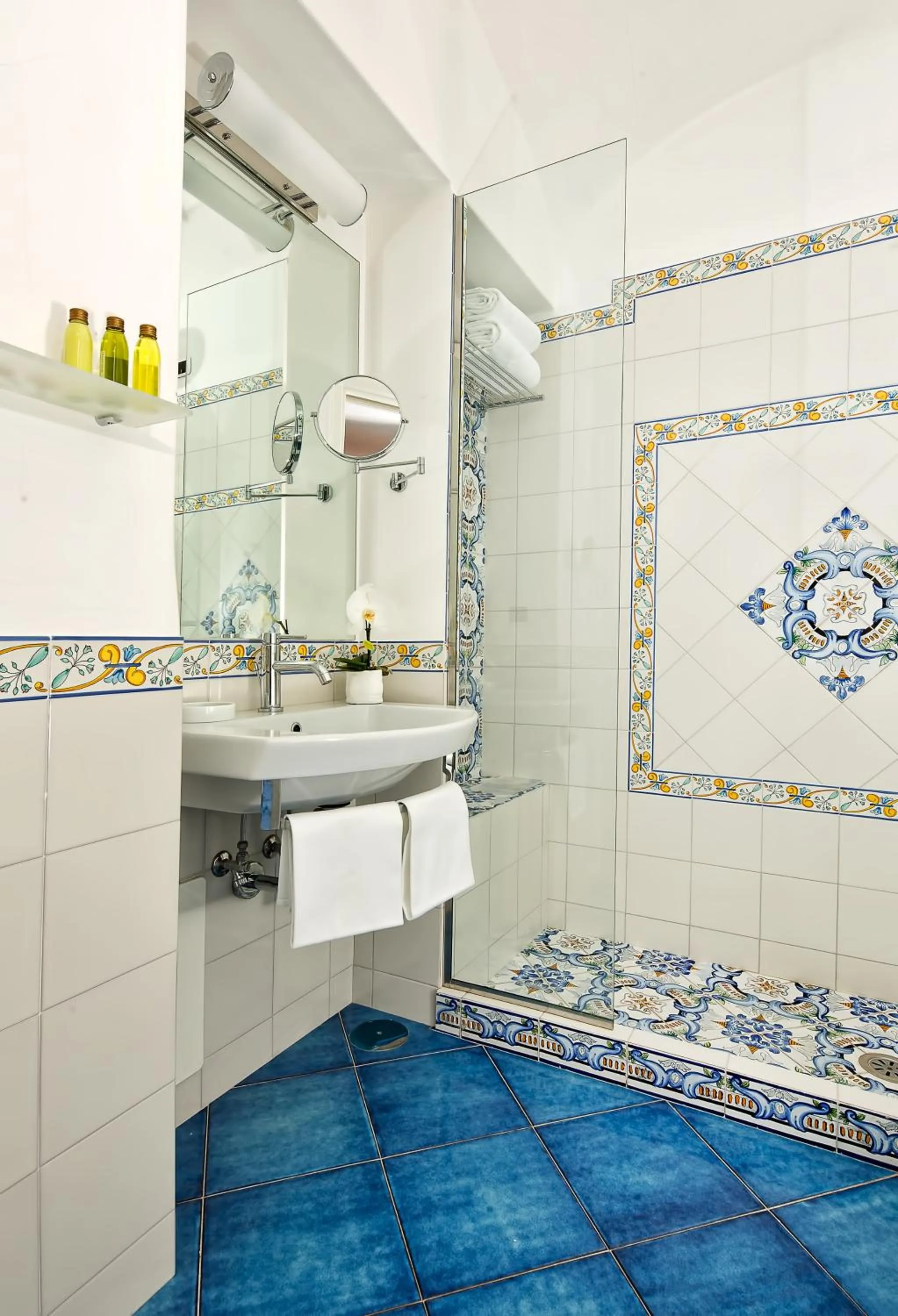 Bathroom in Albergo Gatto Bianco