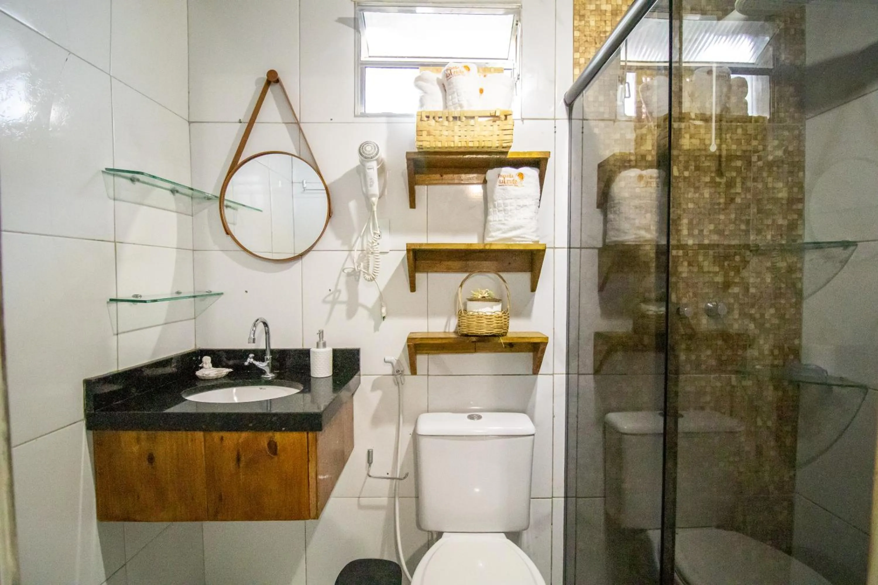 Bathroom in Pousada da Leide