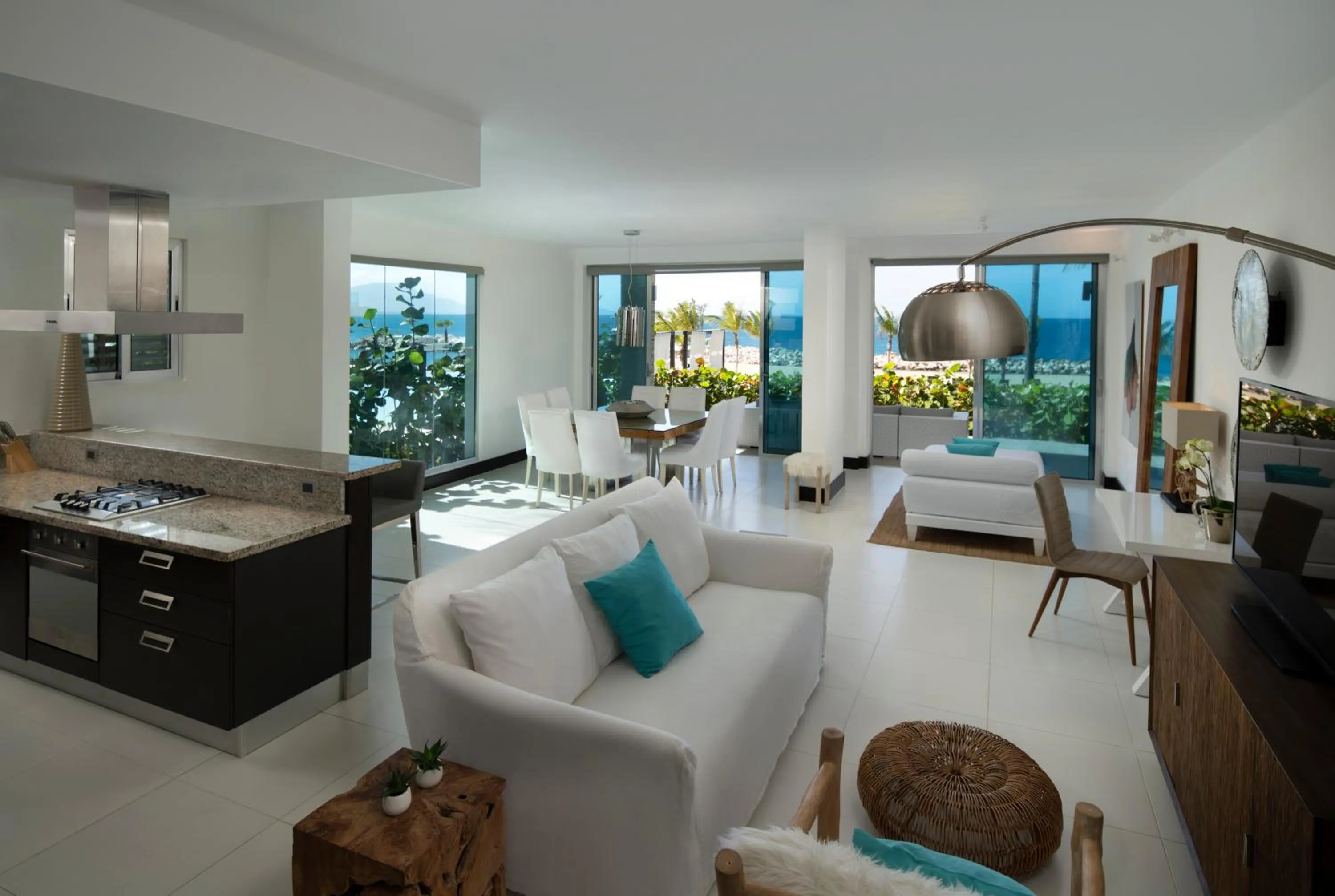 Kitchen or kitchenette in The Ocean Club, a Luxury Collection Resort, Costa Norte