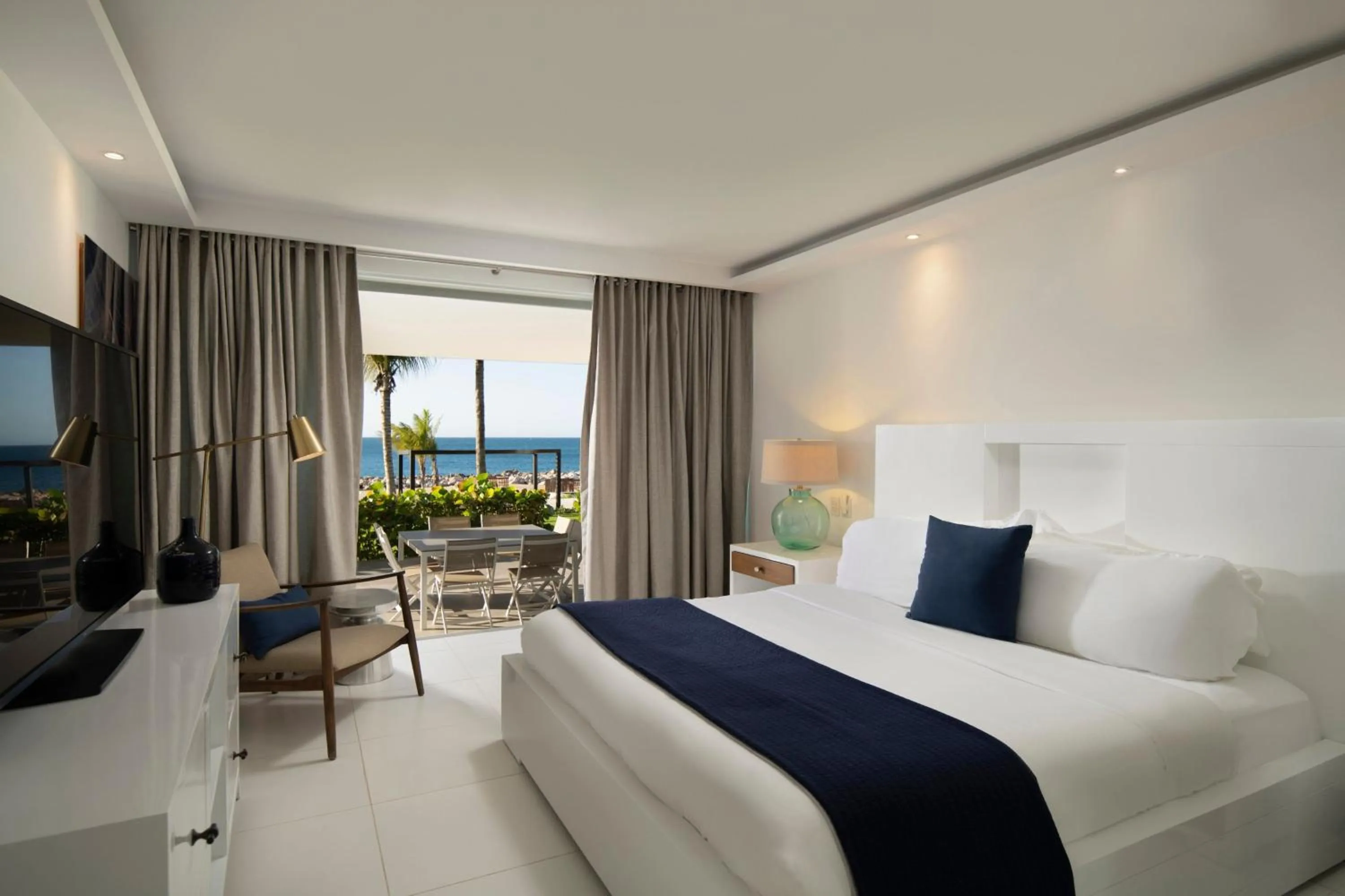 Bedroom, Bed in The Ocean Club, a Luxury Collection Resort, Costa Norte