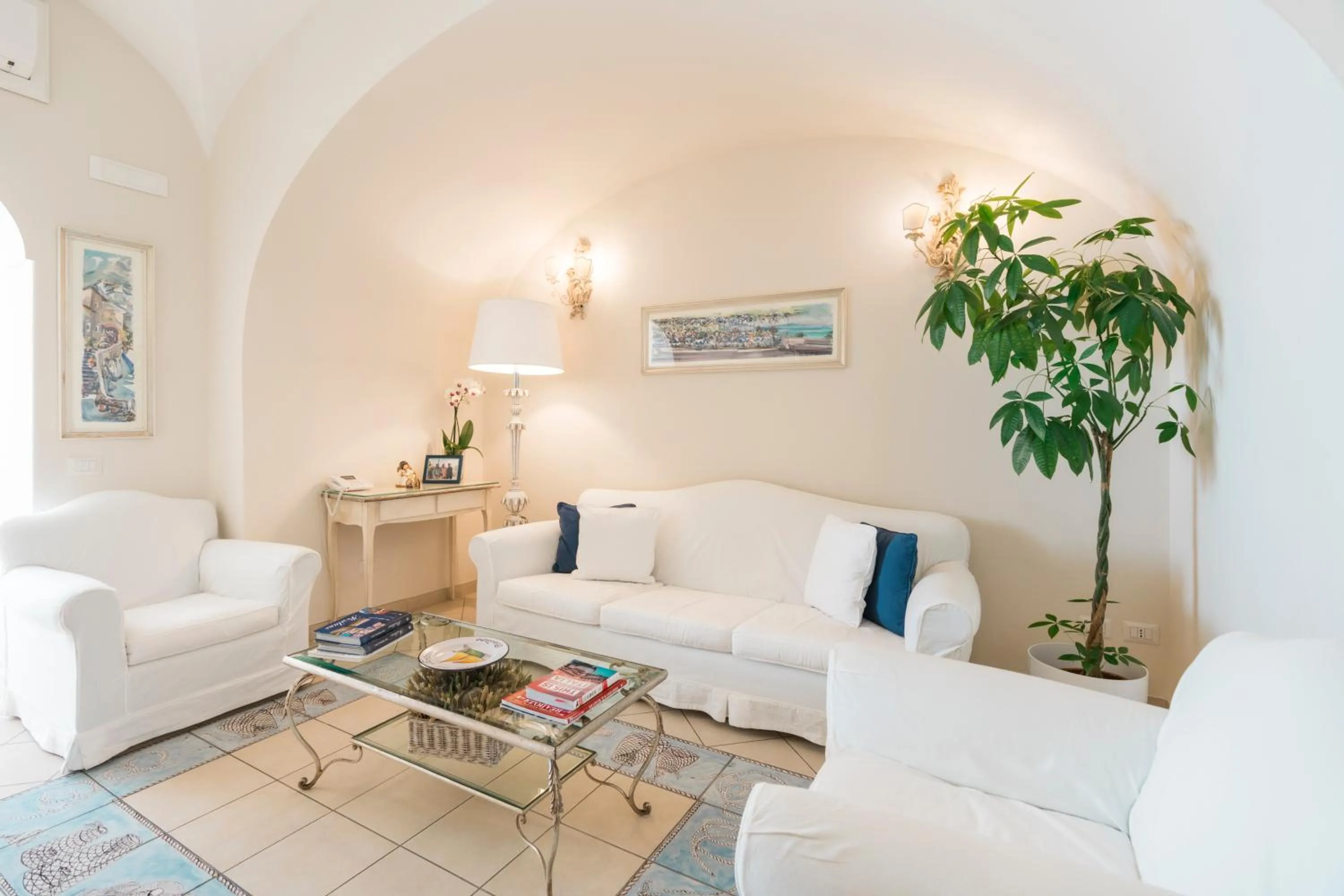 Communal lounge/ TV room in Villa La Tartana