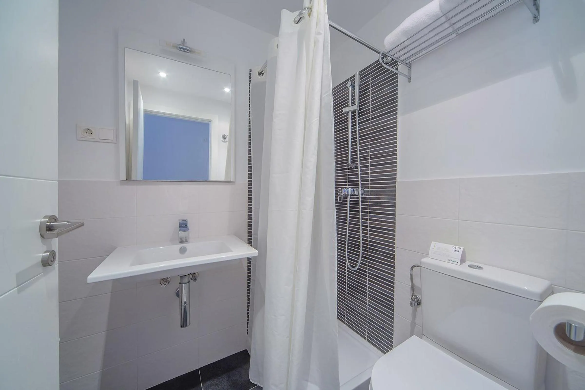 Toilet in Aparthotel Caprice Skyline