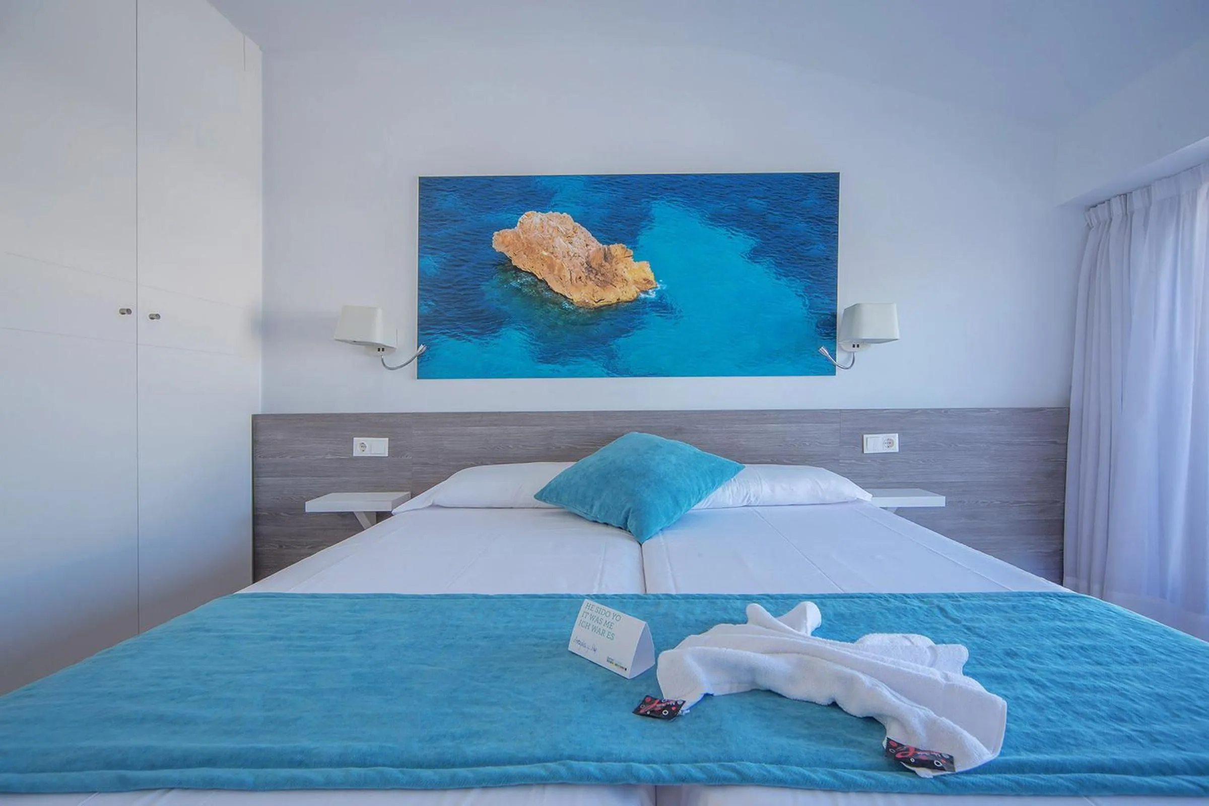 Bedroom in Aparthotel Caprice Skyline