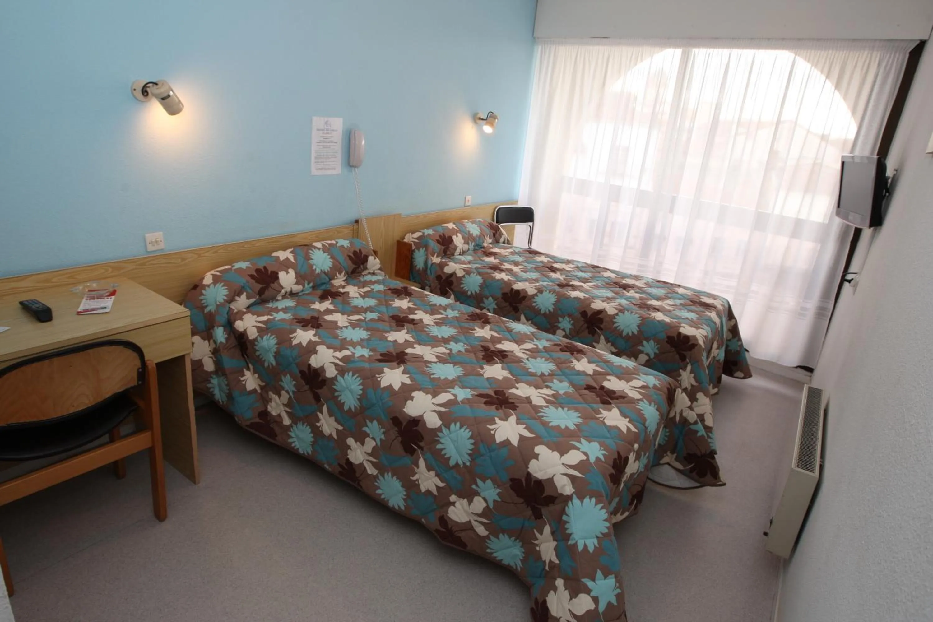 Day, Bed in Hotel Bains Sarrailh