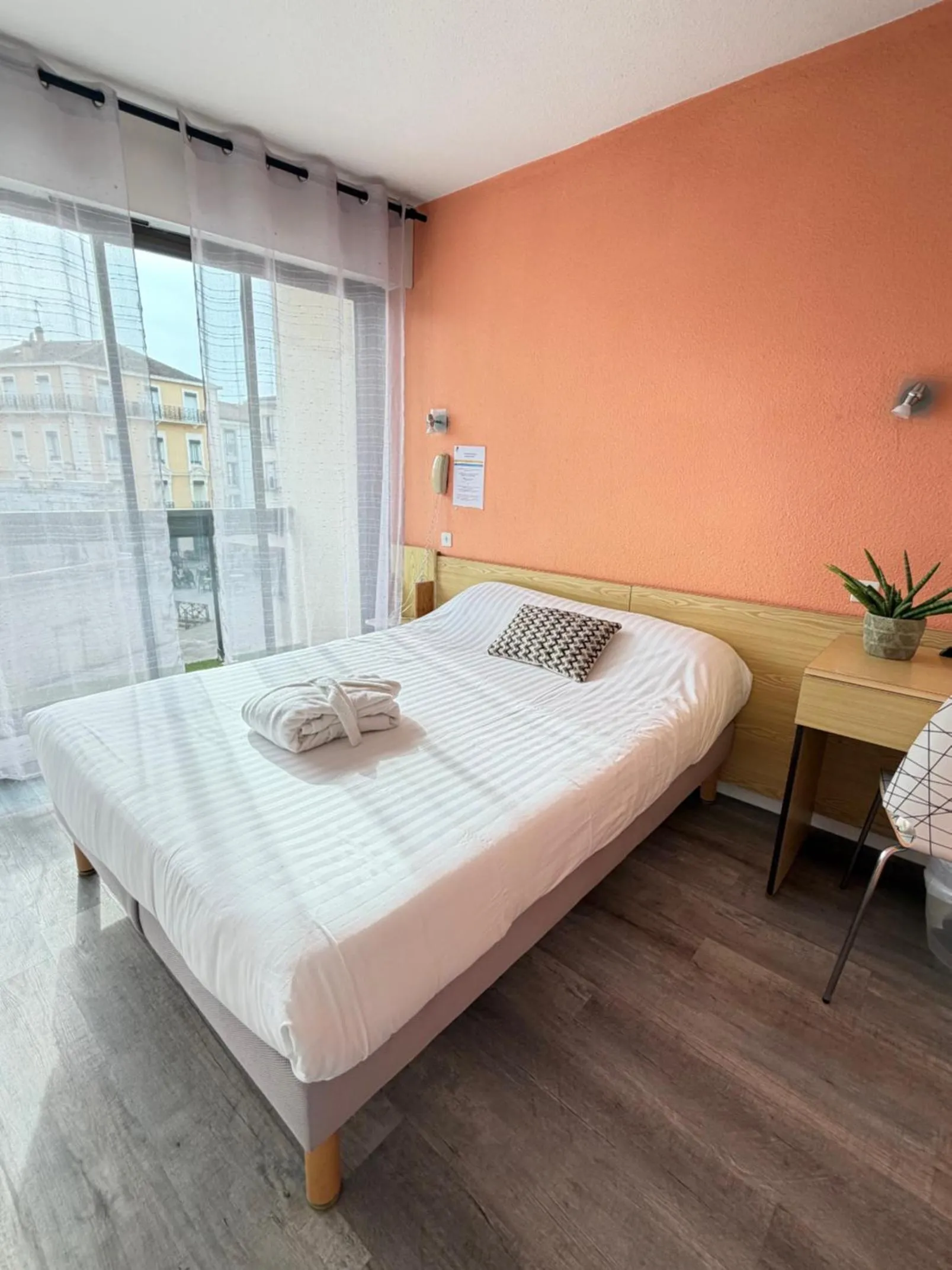 Bedroom, Bed in Hotel Bains Sarrailh