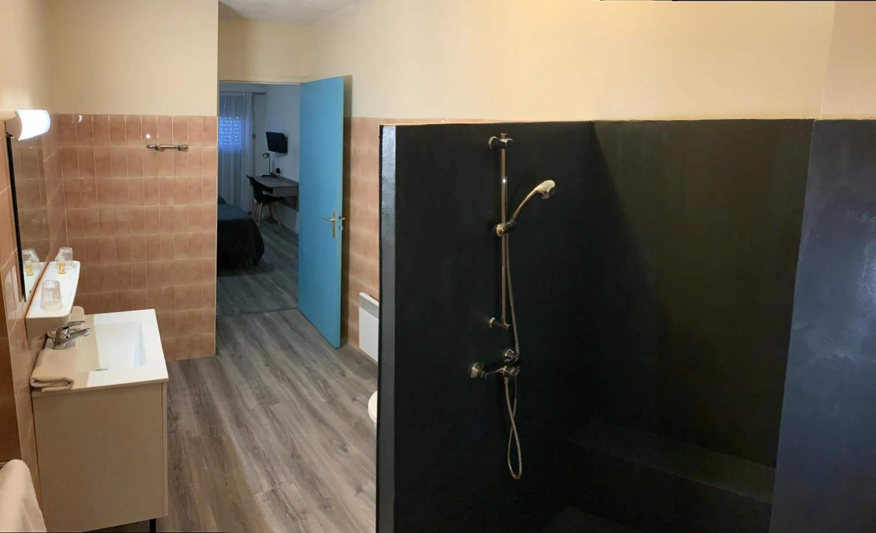 Bathroom in Hotel Bains Sarrailh