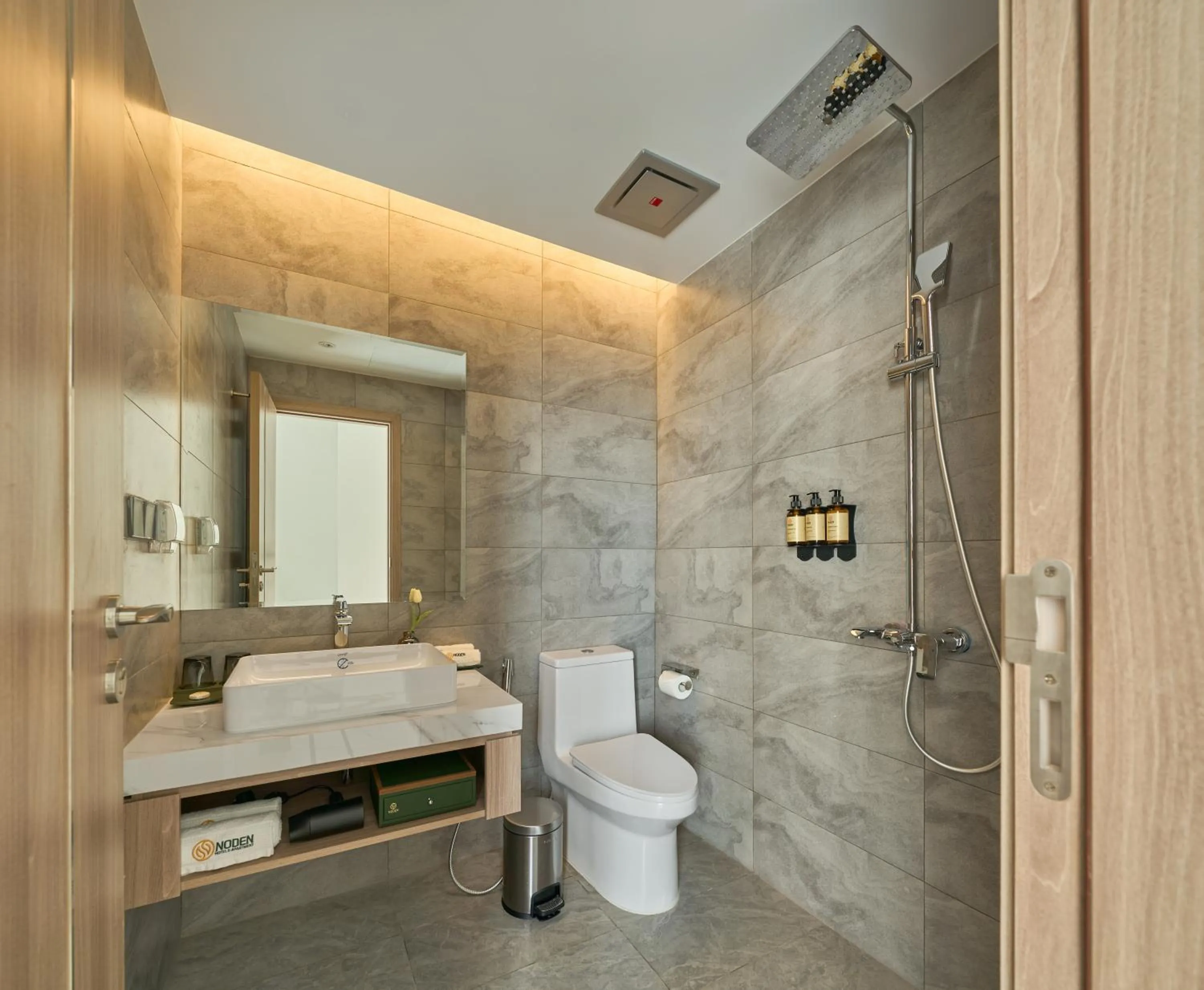 Shower in Noden2 Hotel & Apartment