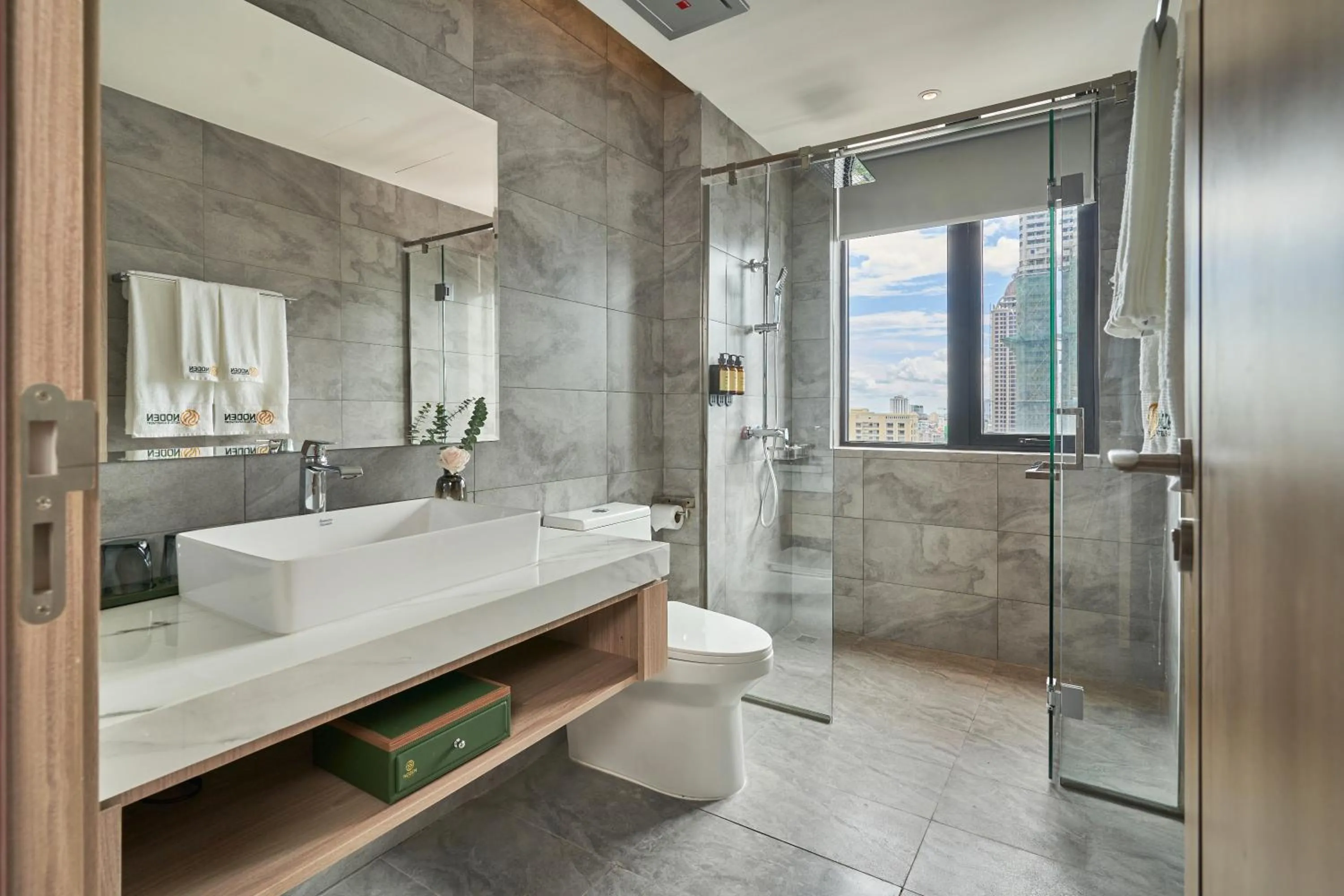 Shower in Noden2 Hotel & Apartment