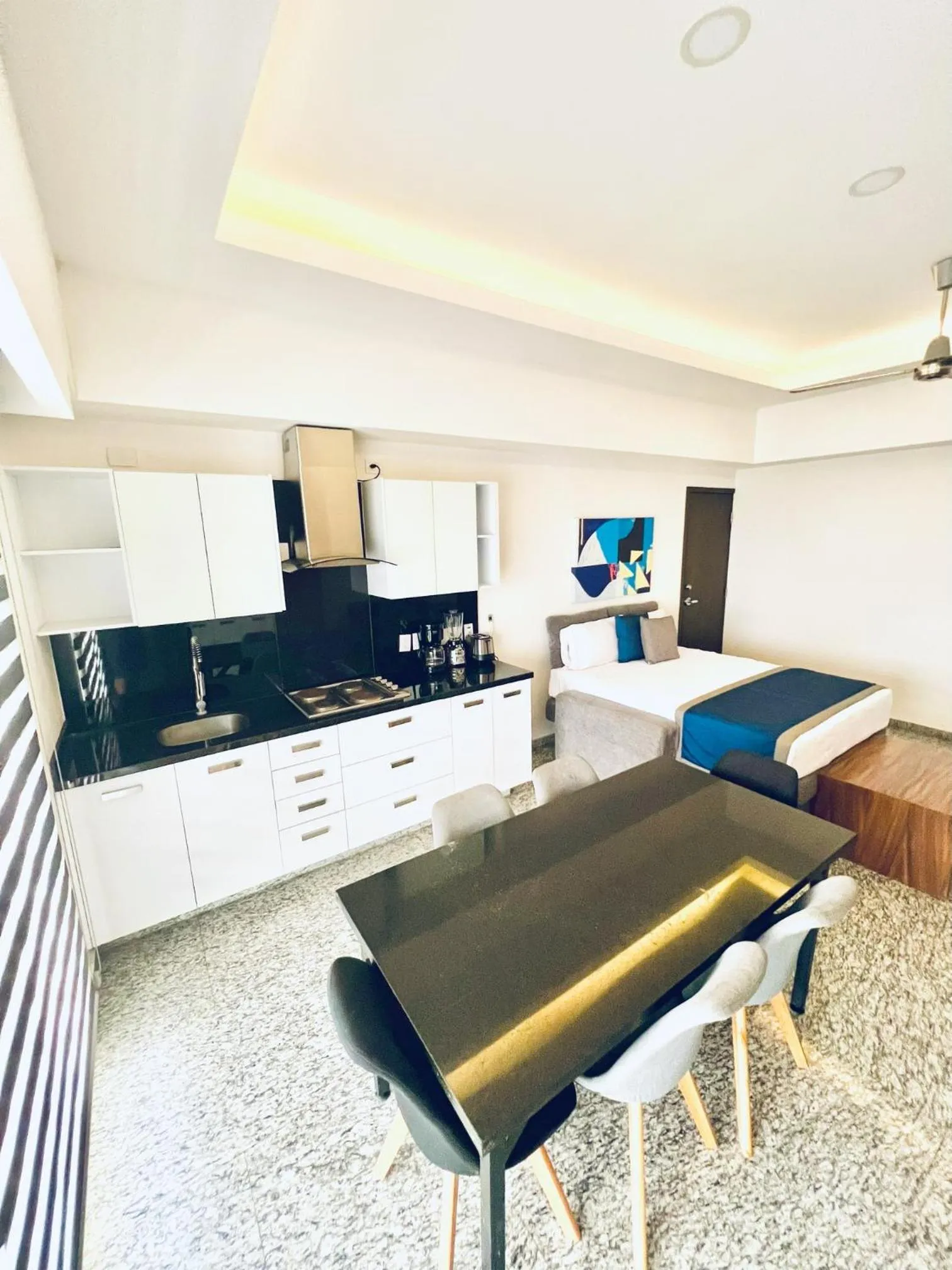 TV and multimedia in Los Picos Hotel & Suites Bucerias