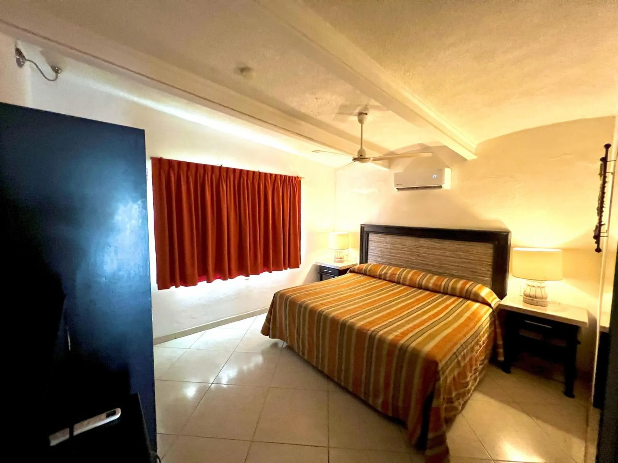 Photo of the whole room, Bed in Los Picos Hotel & Suites Bucerias