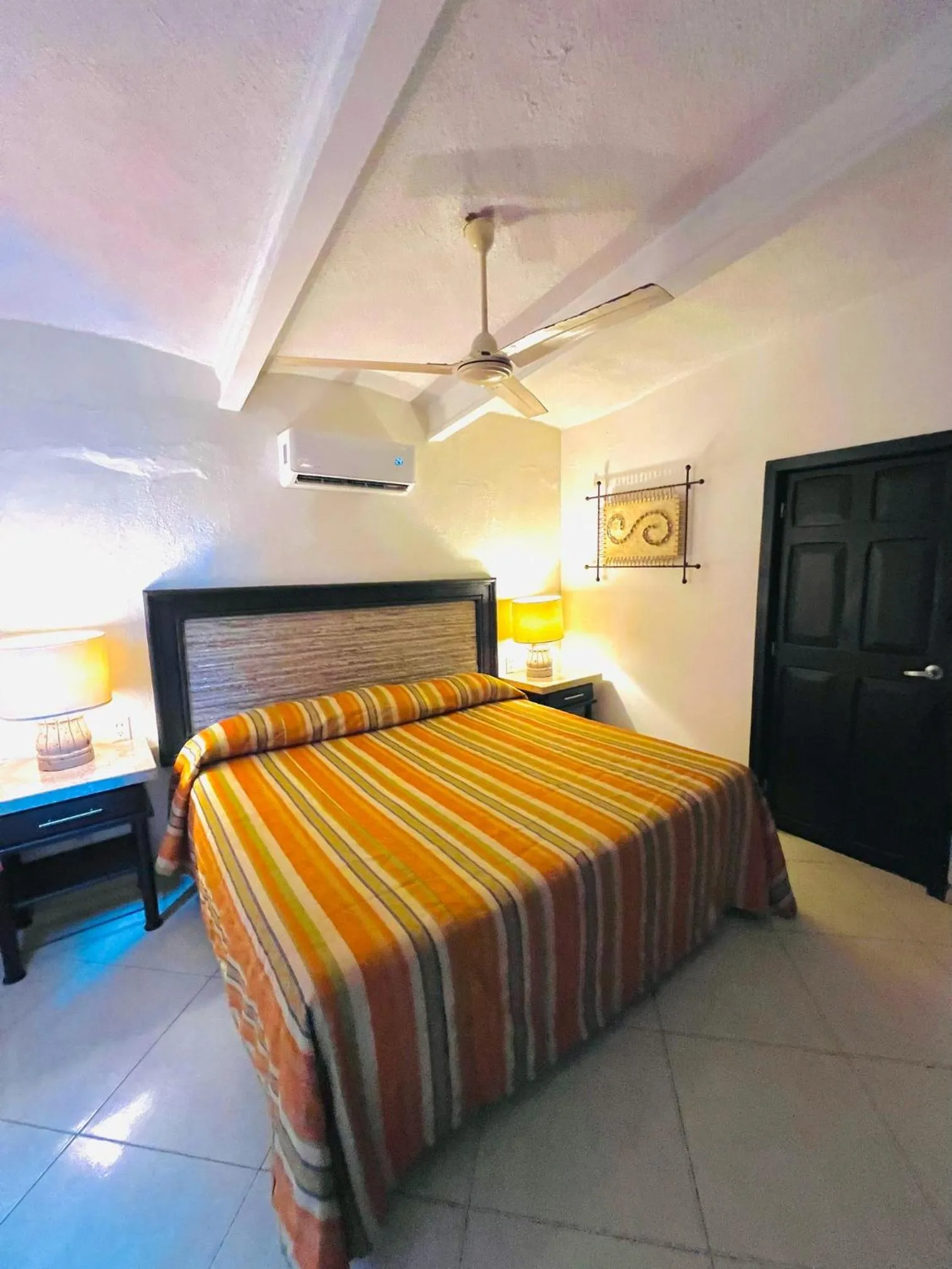 Photo of the whole room, Bed in Los Picos Hotel & Suites Bucerias