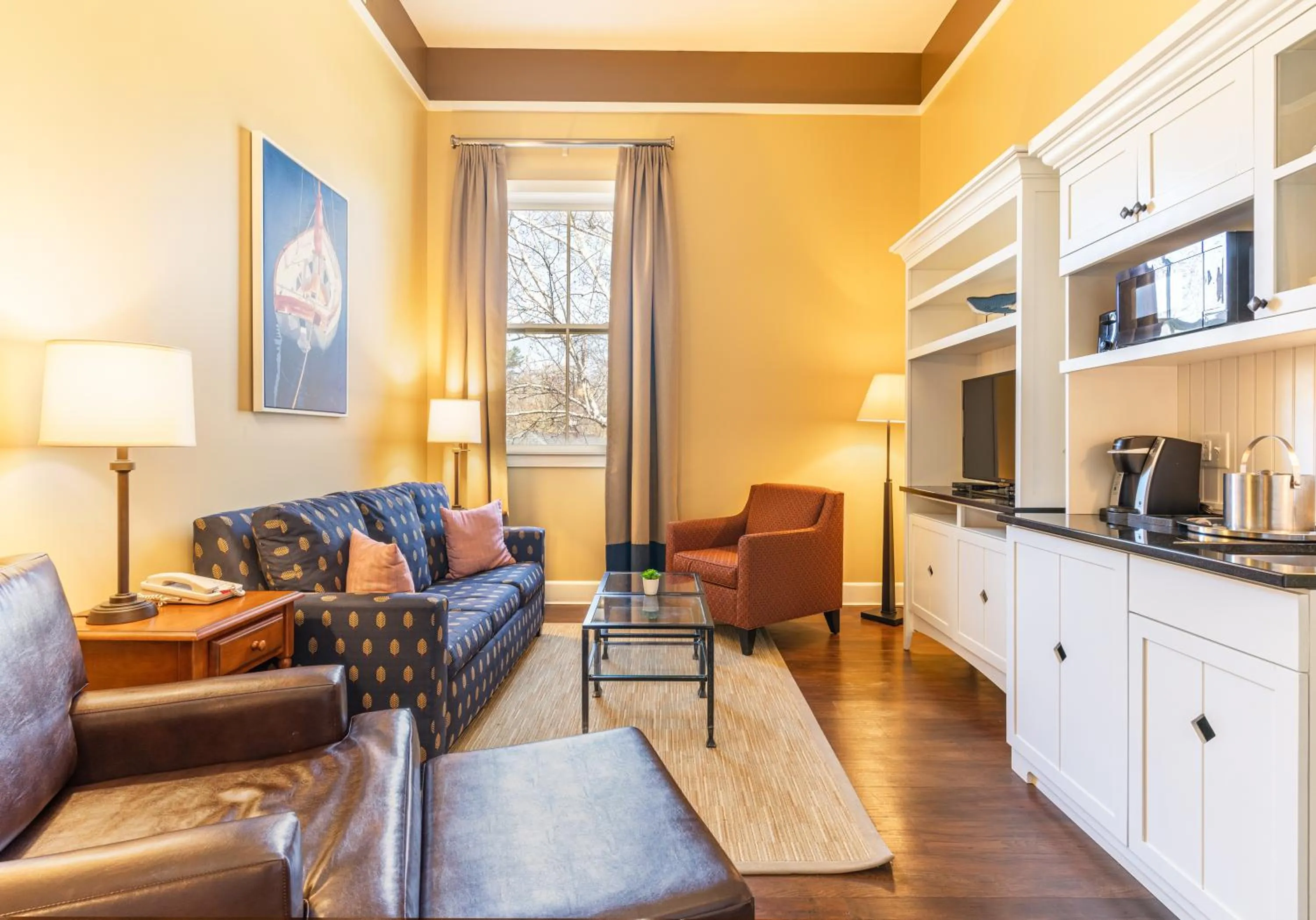 Living room in Inn at Diamond Cove