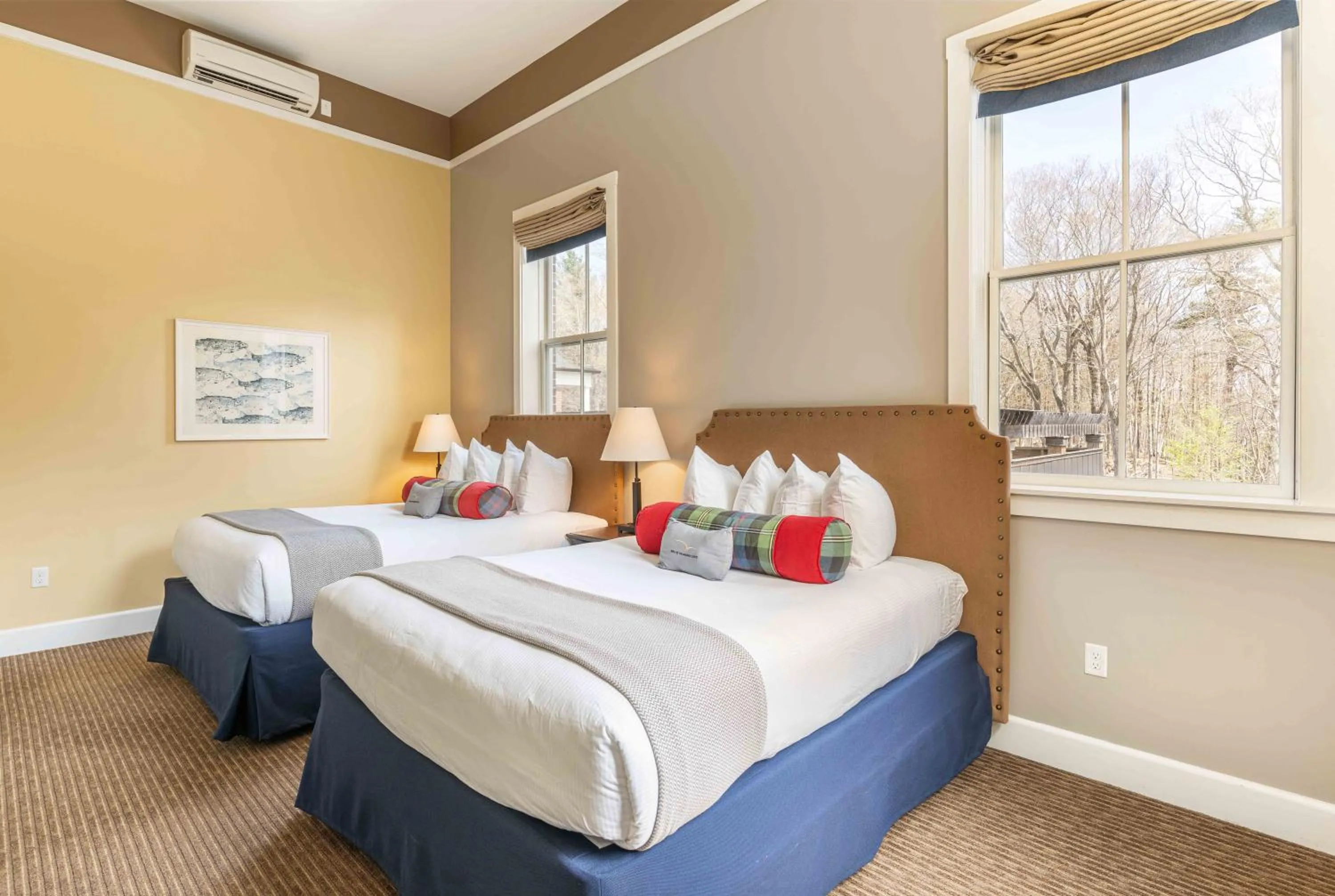 Bed in Inn at Diamond Cove