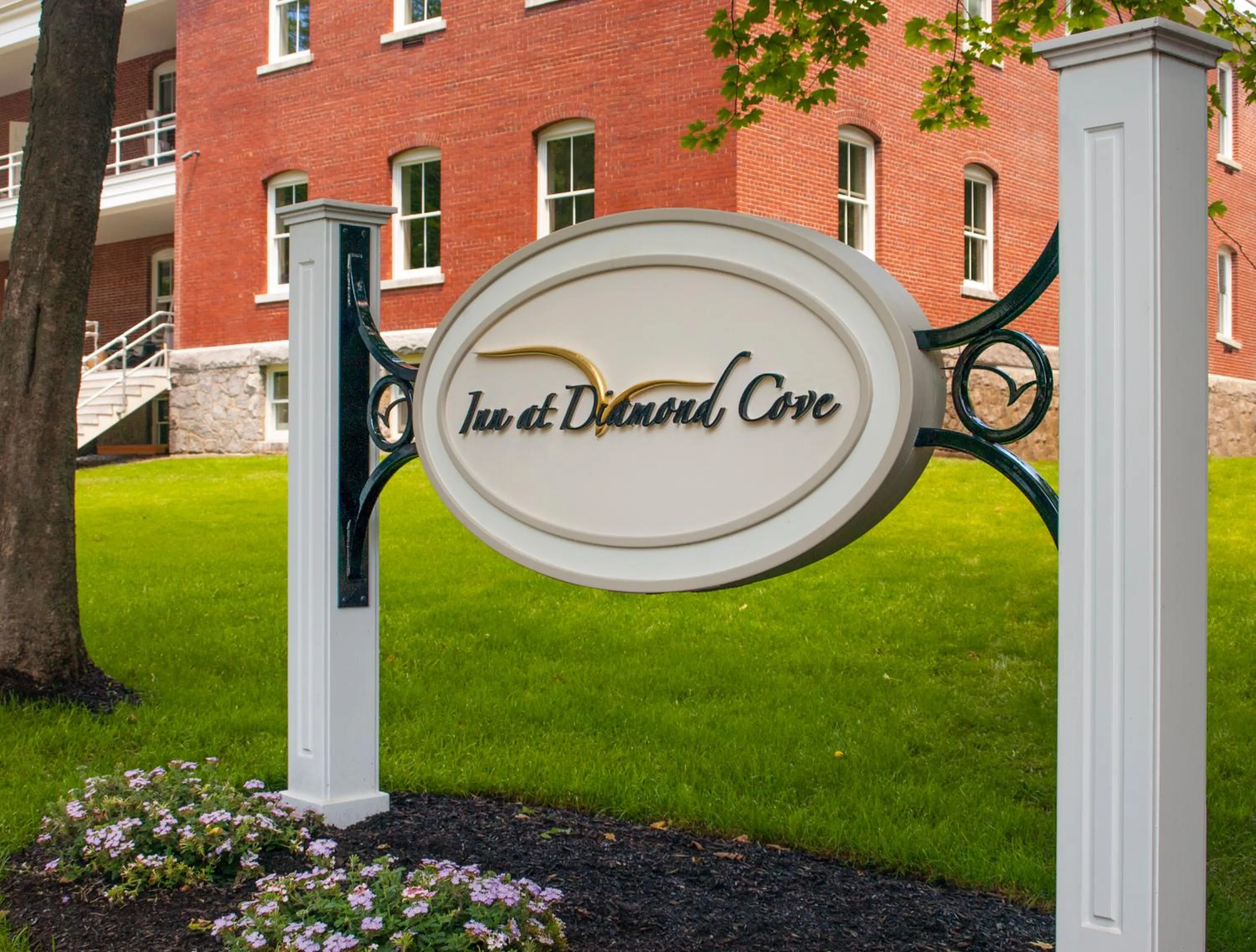 Property logo or sign in Inn at Diamond Cove