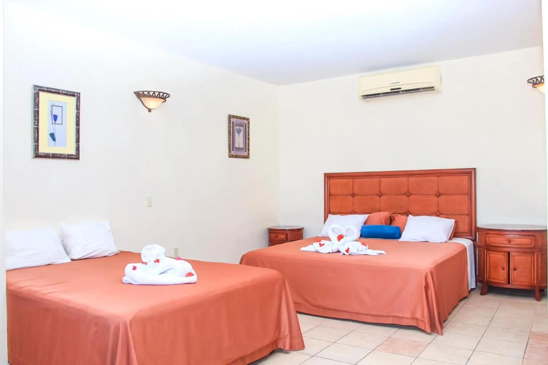 Bedroom, Bed in West Bay Colonial