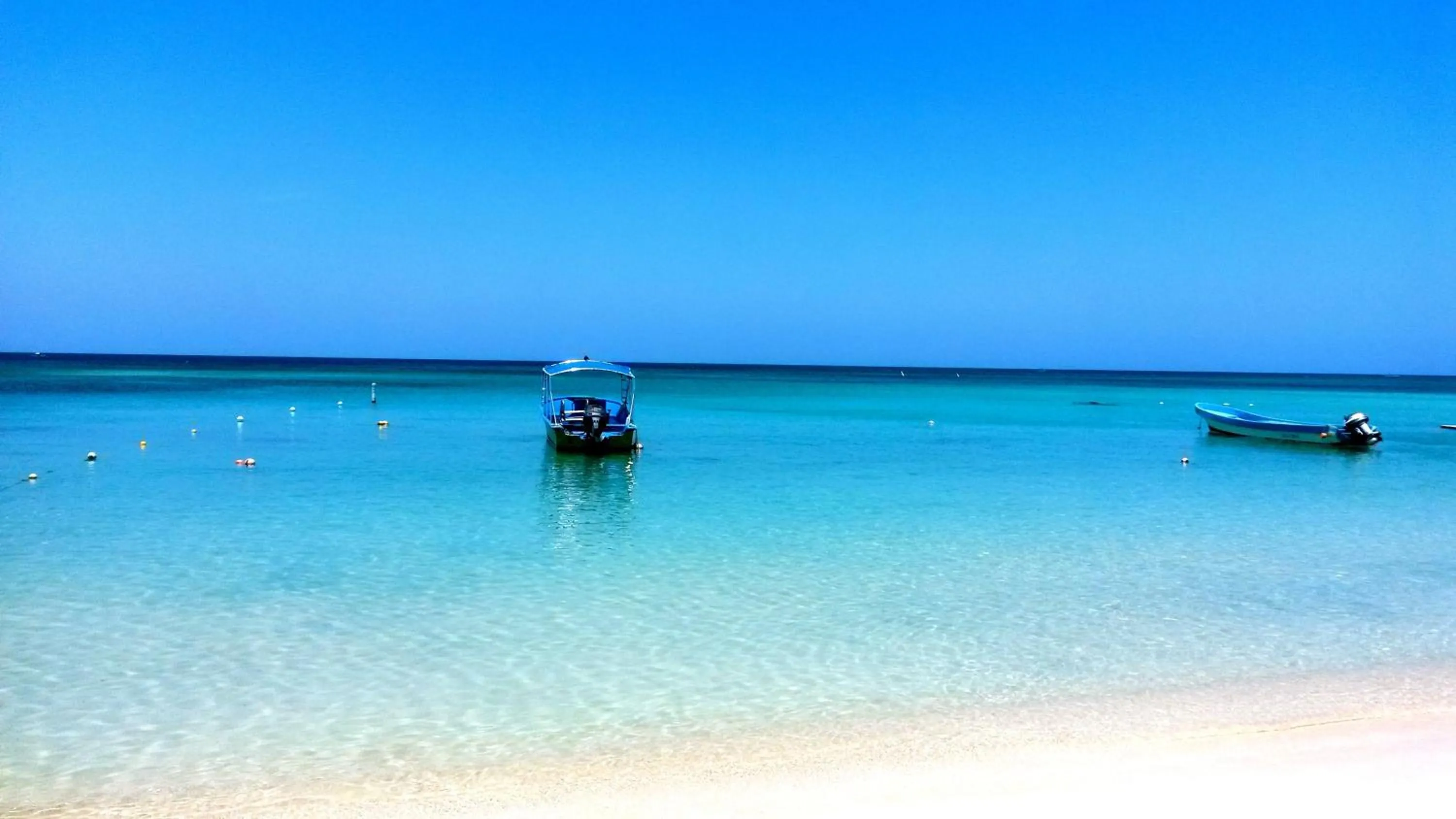 Beach in West Bay Colonial