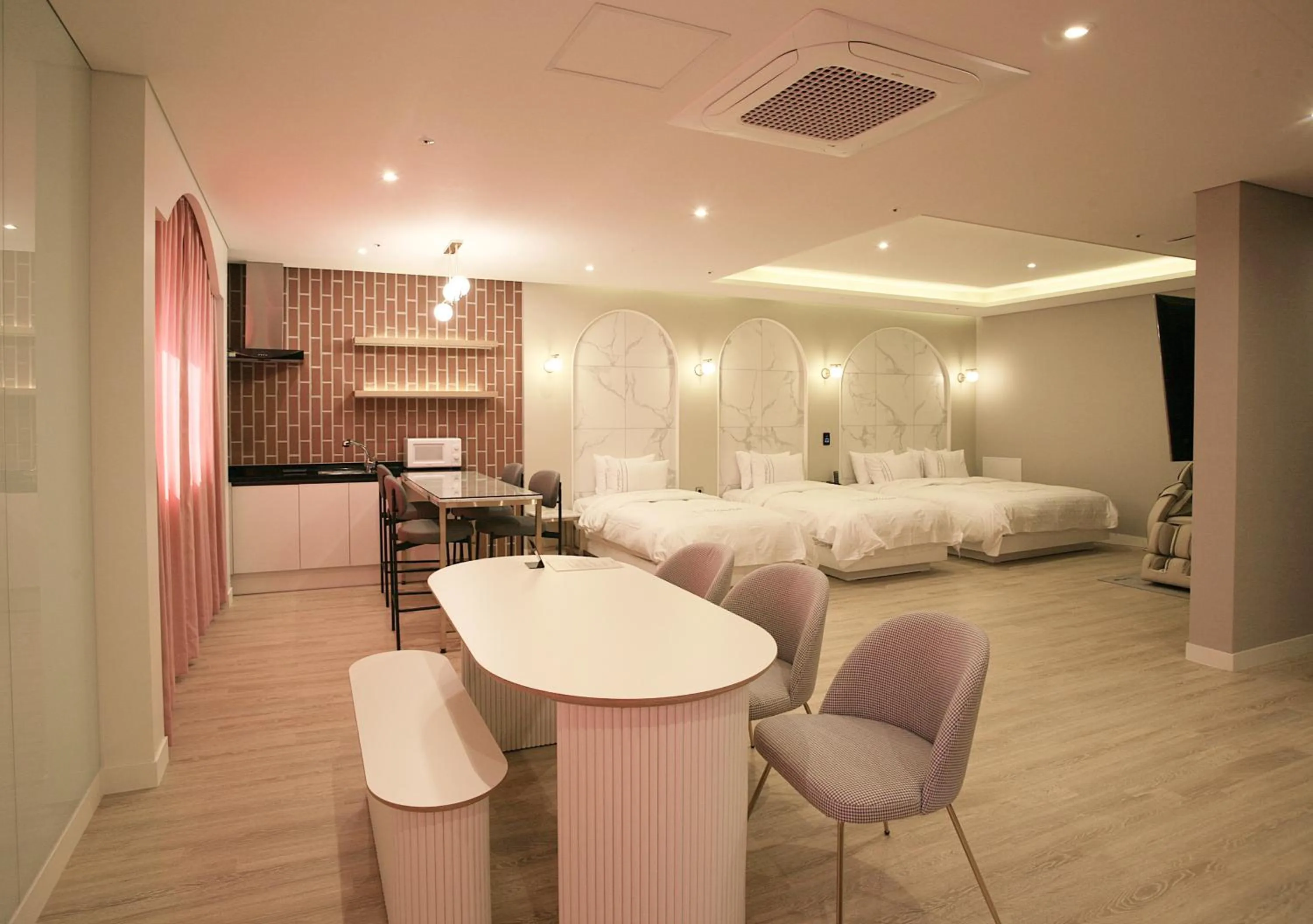 Bed in Mokpo Caltonhill Hotel