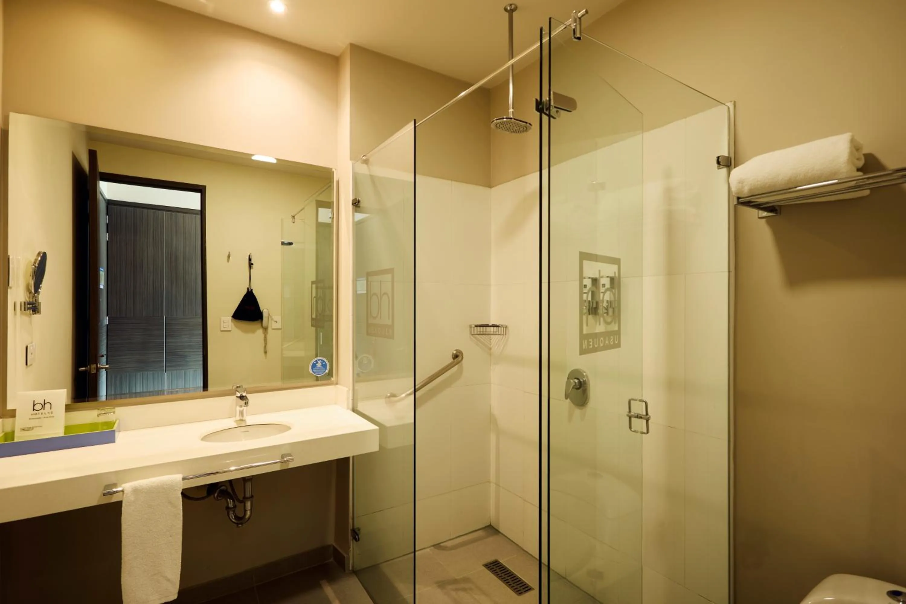 Bathroom in Hotel bh Usaquén