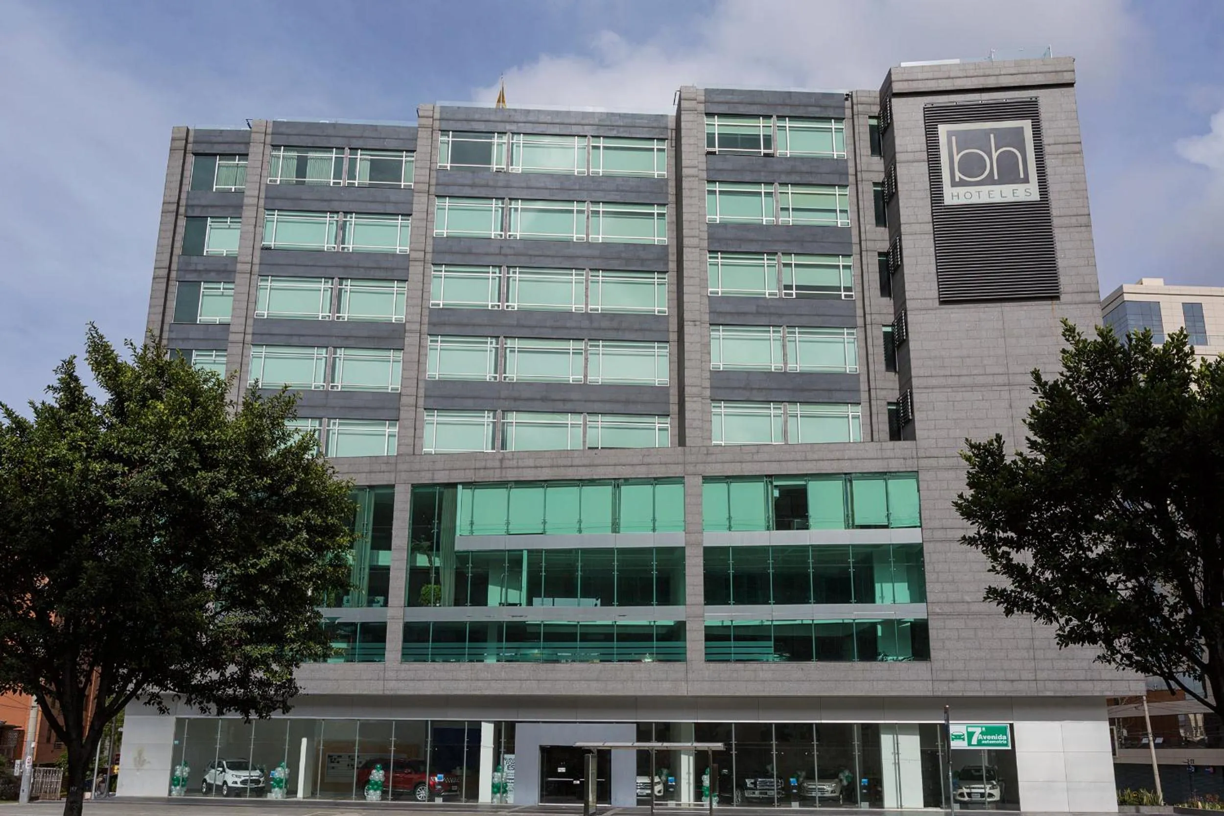 Facade/entrance in Hotel bh Usaquén