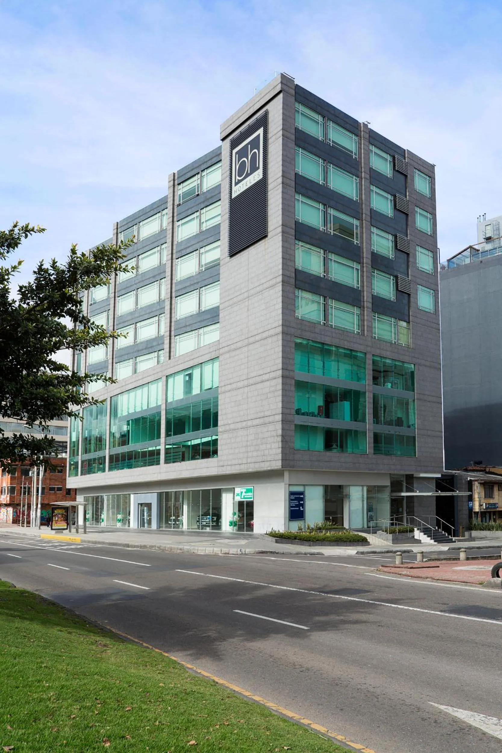 Facade/entrance in Hotel bh Usaquén