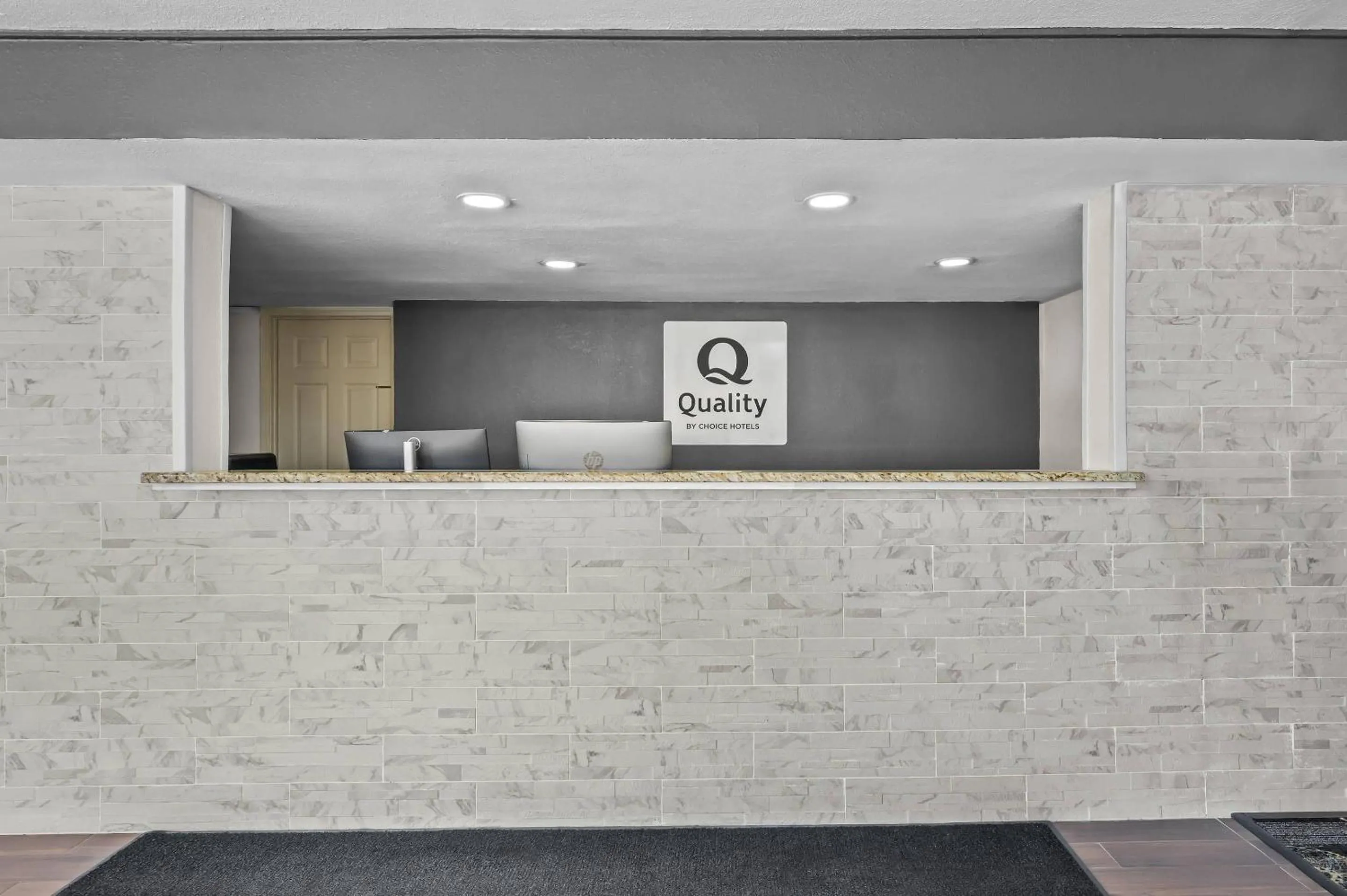 Lobby or reception in Quality Inn Little Rock on I-30 Near Littlerock airport