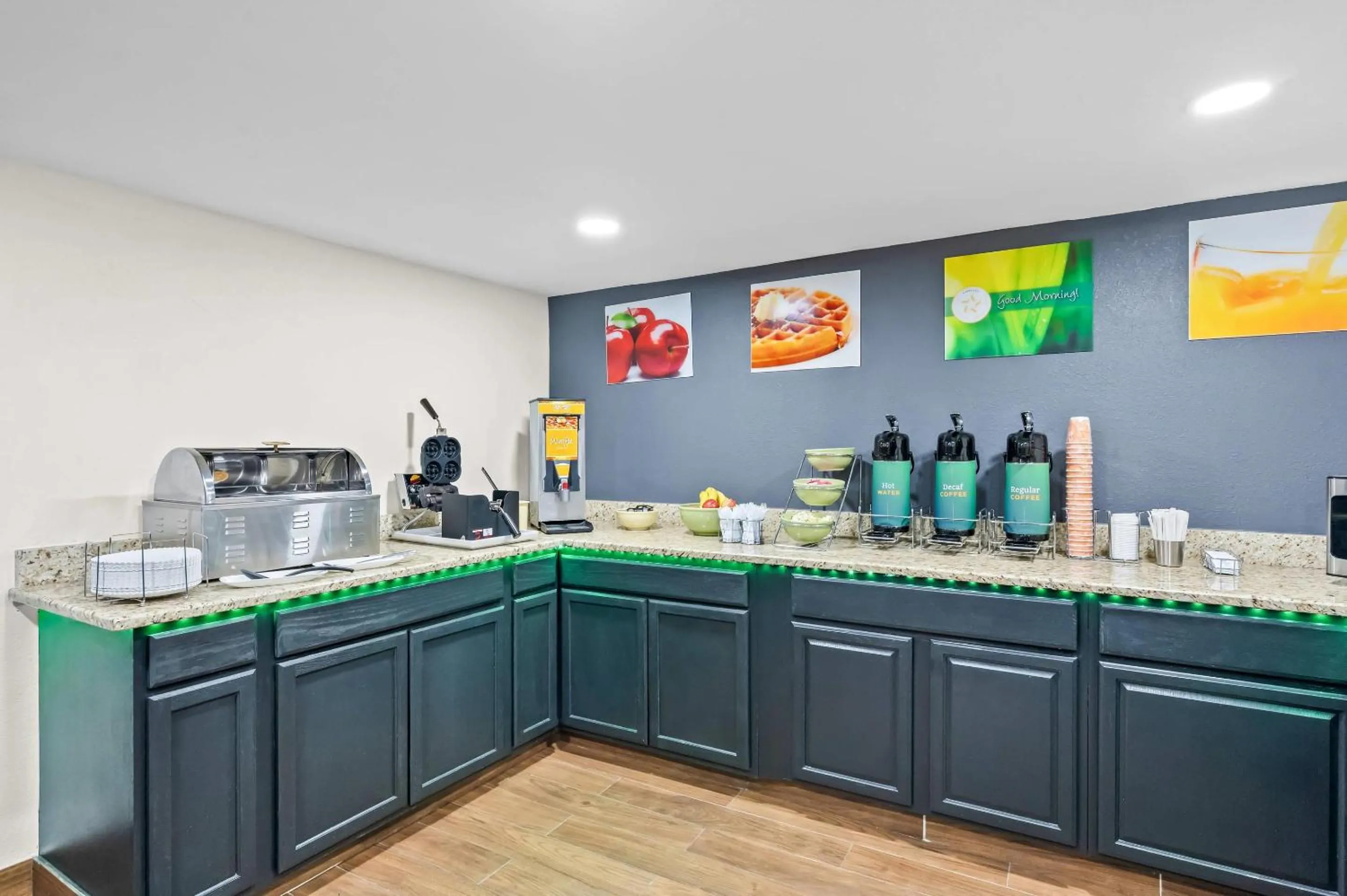 Breakfast in Quality Inn Little Rock on I-30 Near Littlerock airport