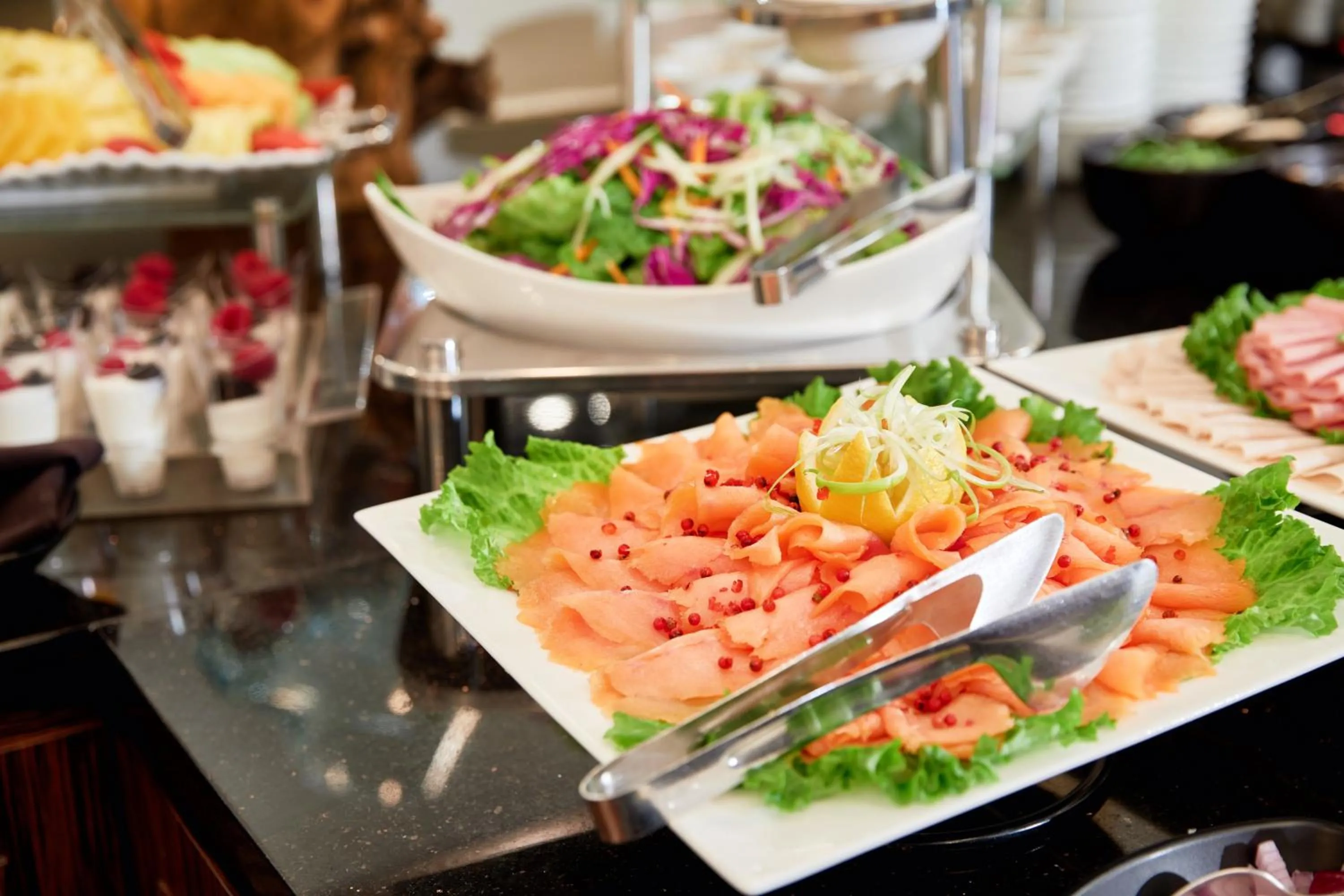 Lounge or bar in Dusit Beach Resort Guam