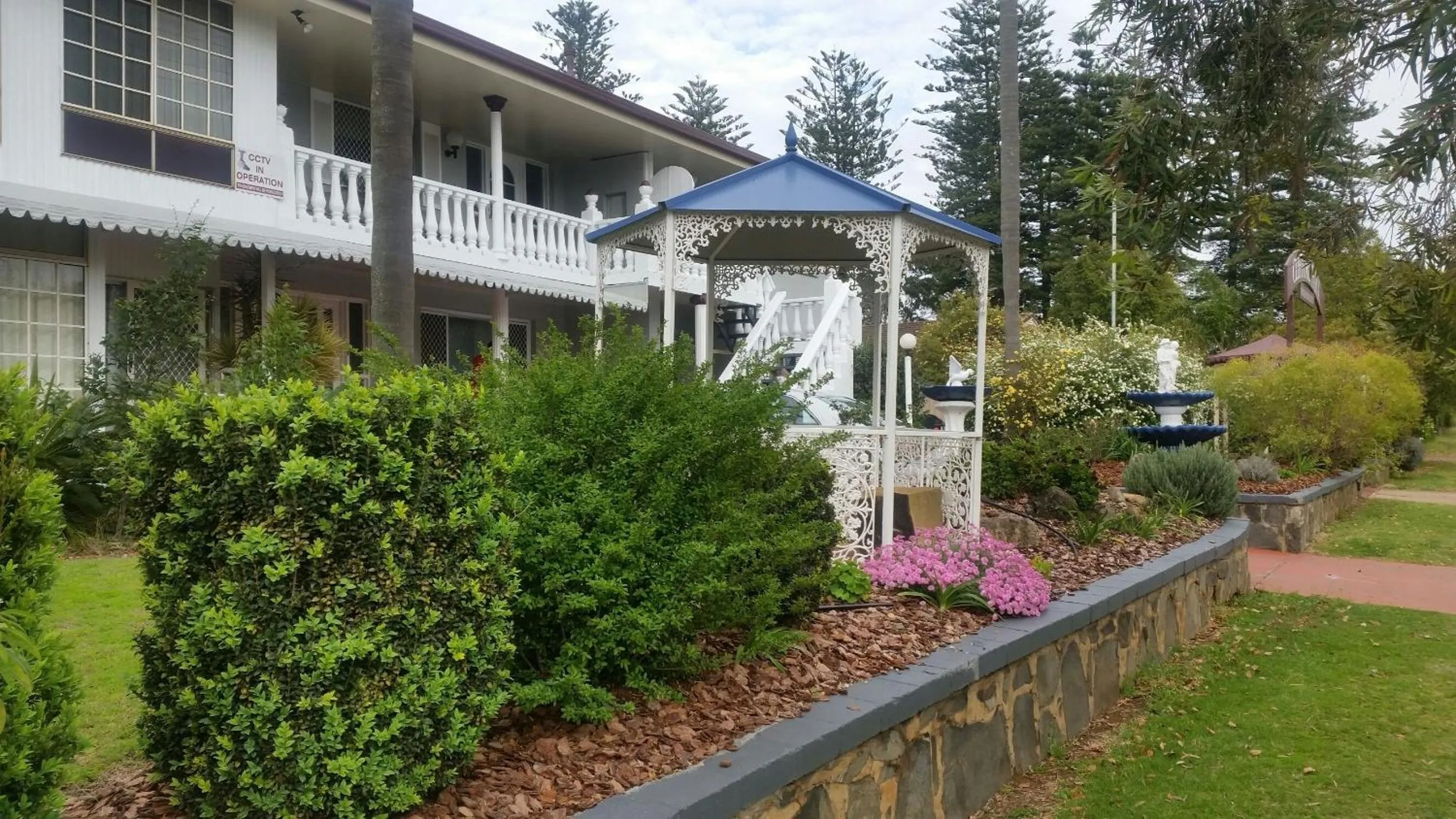 Property building in Clifford Park Motor Inn