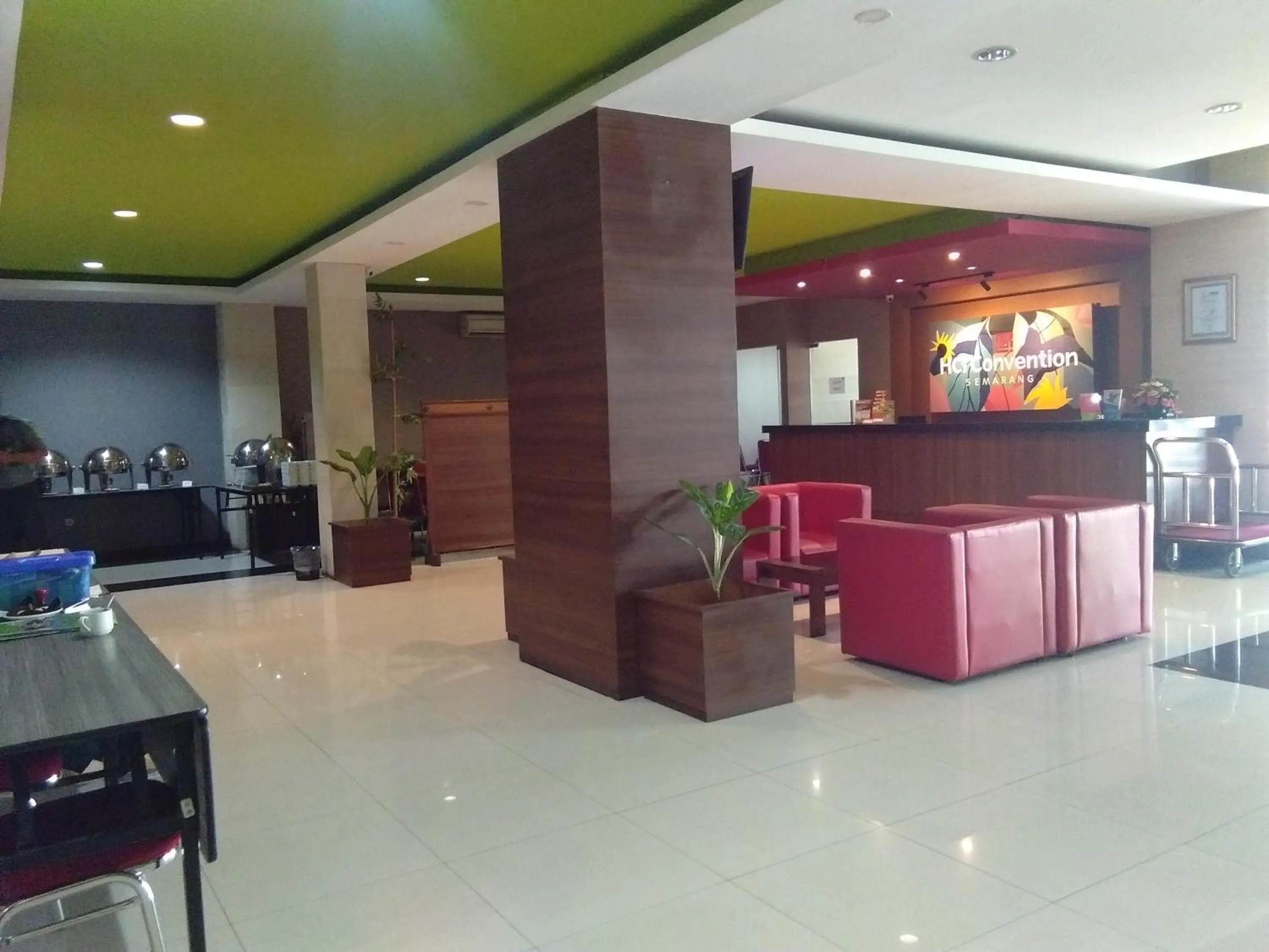 Lobby or reception in Hotel Candi Indah Akpol Semarang