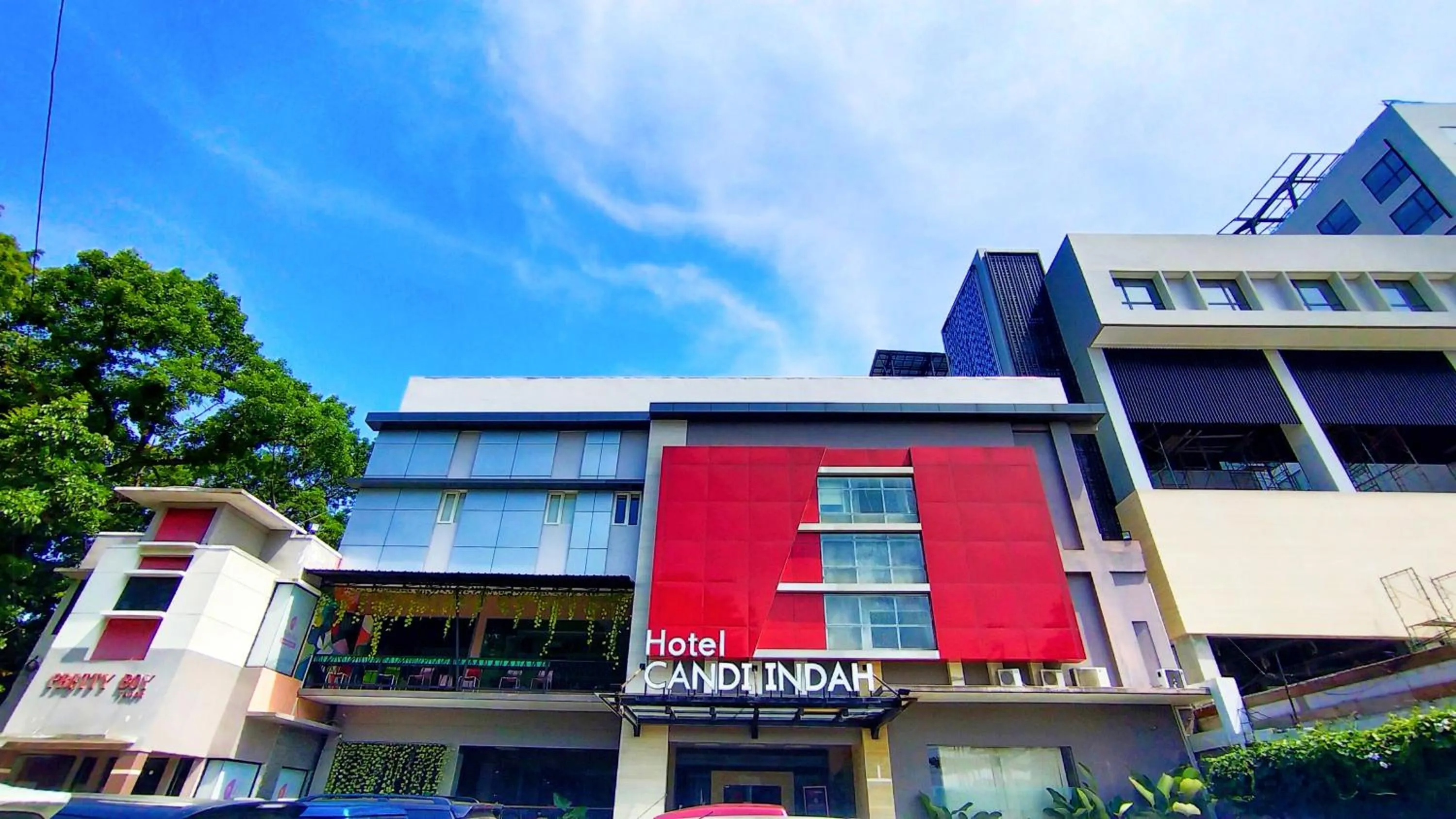 Property building in Hotel Candi Indah Akpol Semarang