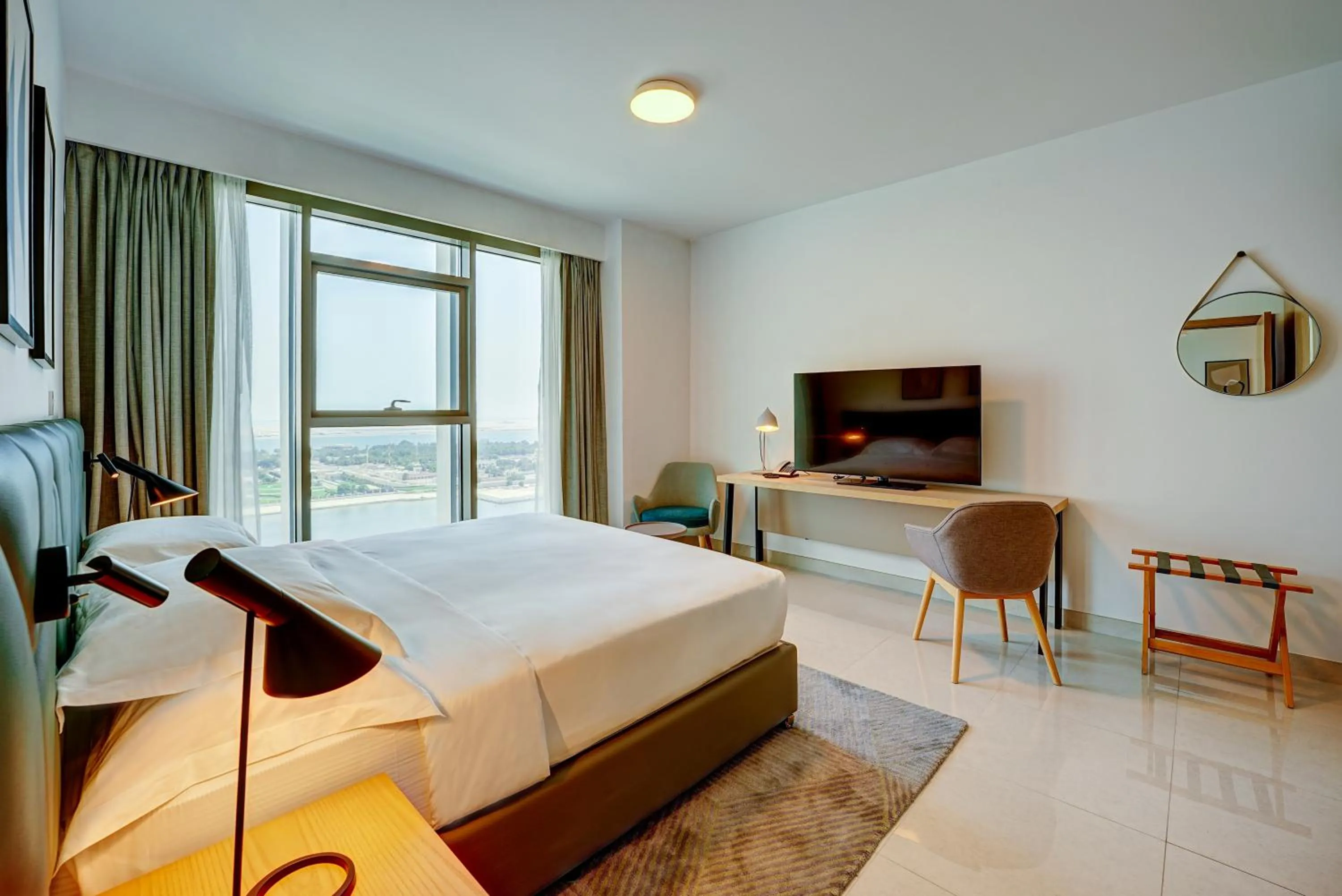 Sea view, Bed in Capital Suites Hotel Apartments