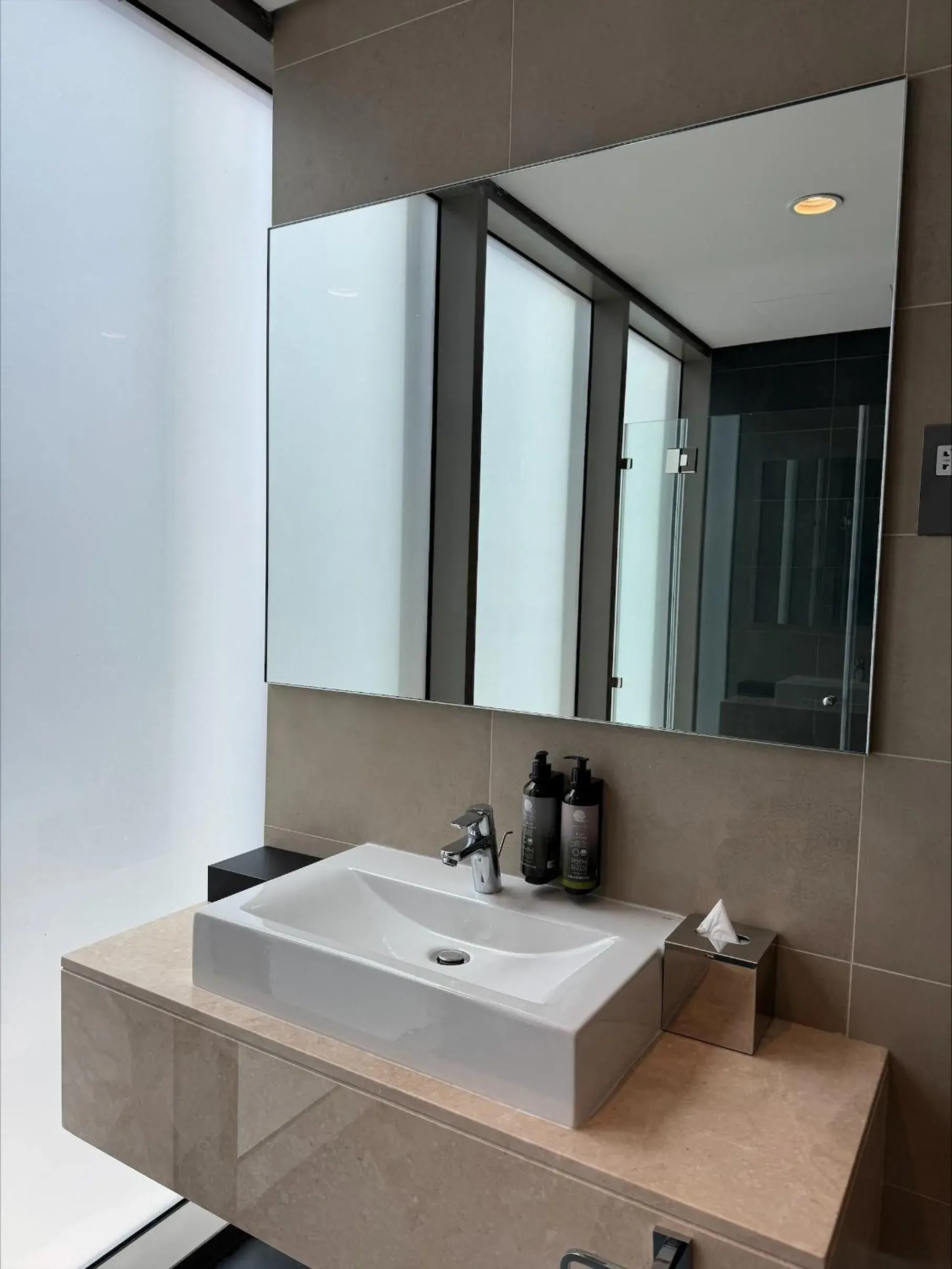 Two Bedroom City view - Queen and Twin Beds in Capital Suites Hotel Apartments Two Bedroom City view - Queen and Twin Beds in Capital Suites Hotel Apartments