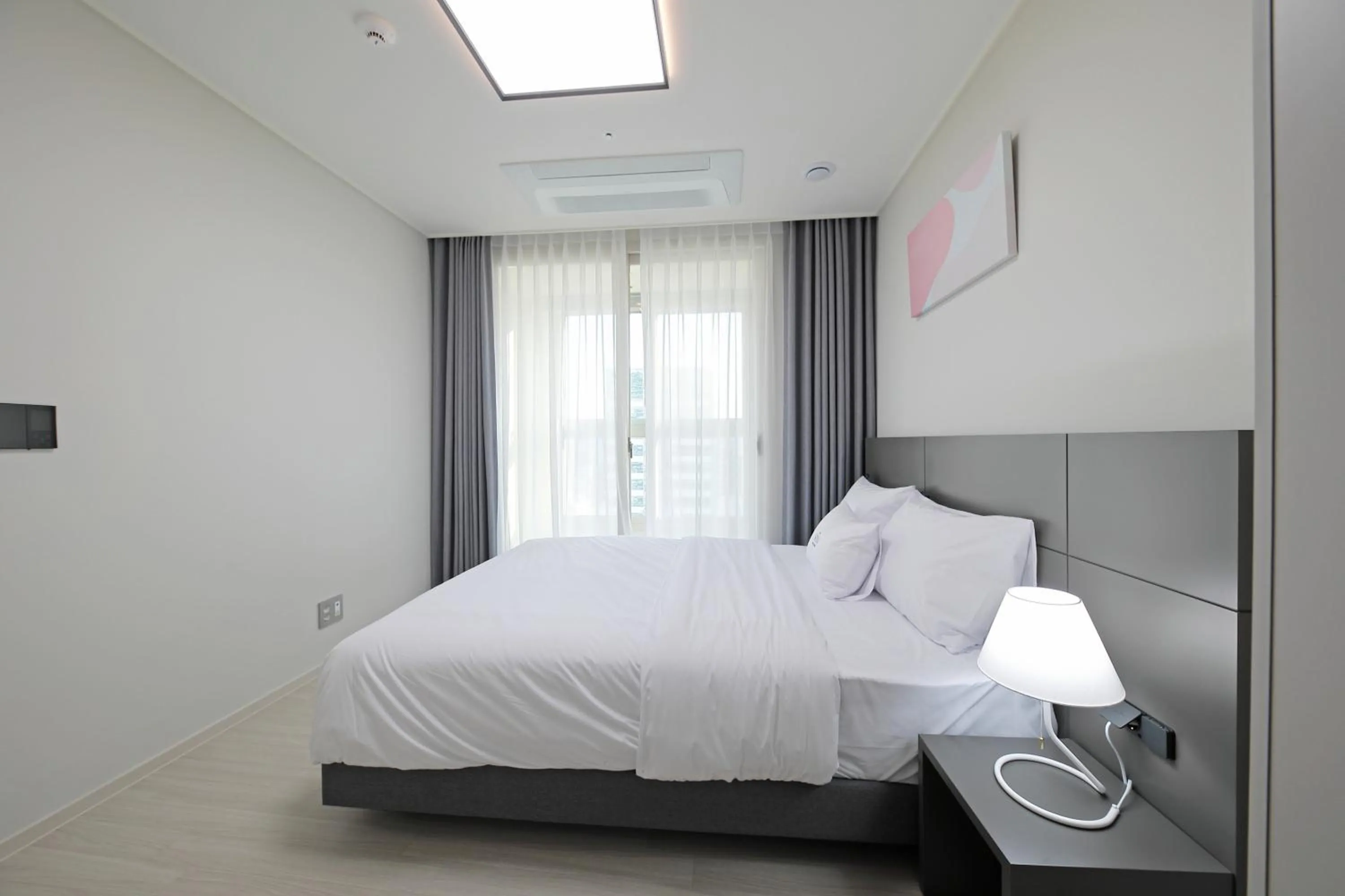 Bed in Sota Suite Busan Seomyeon