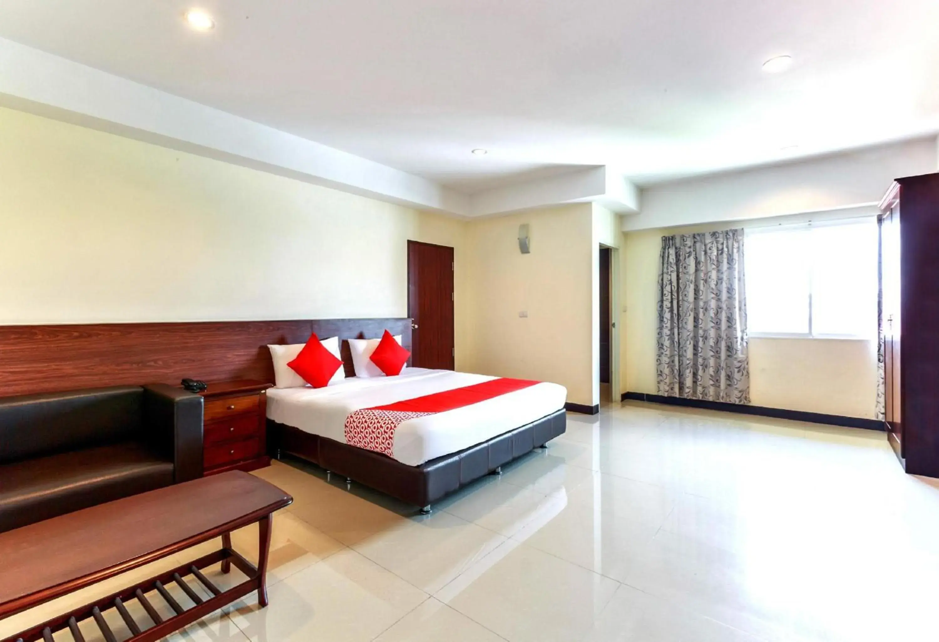 Deluxe Double Room in Collection O VResotel Deluxe Double Room in Collection O VResotel