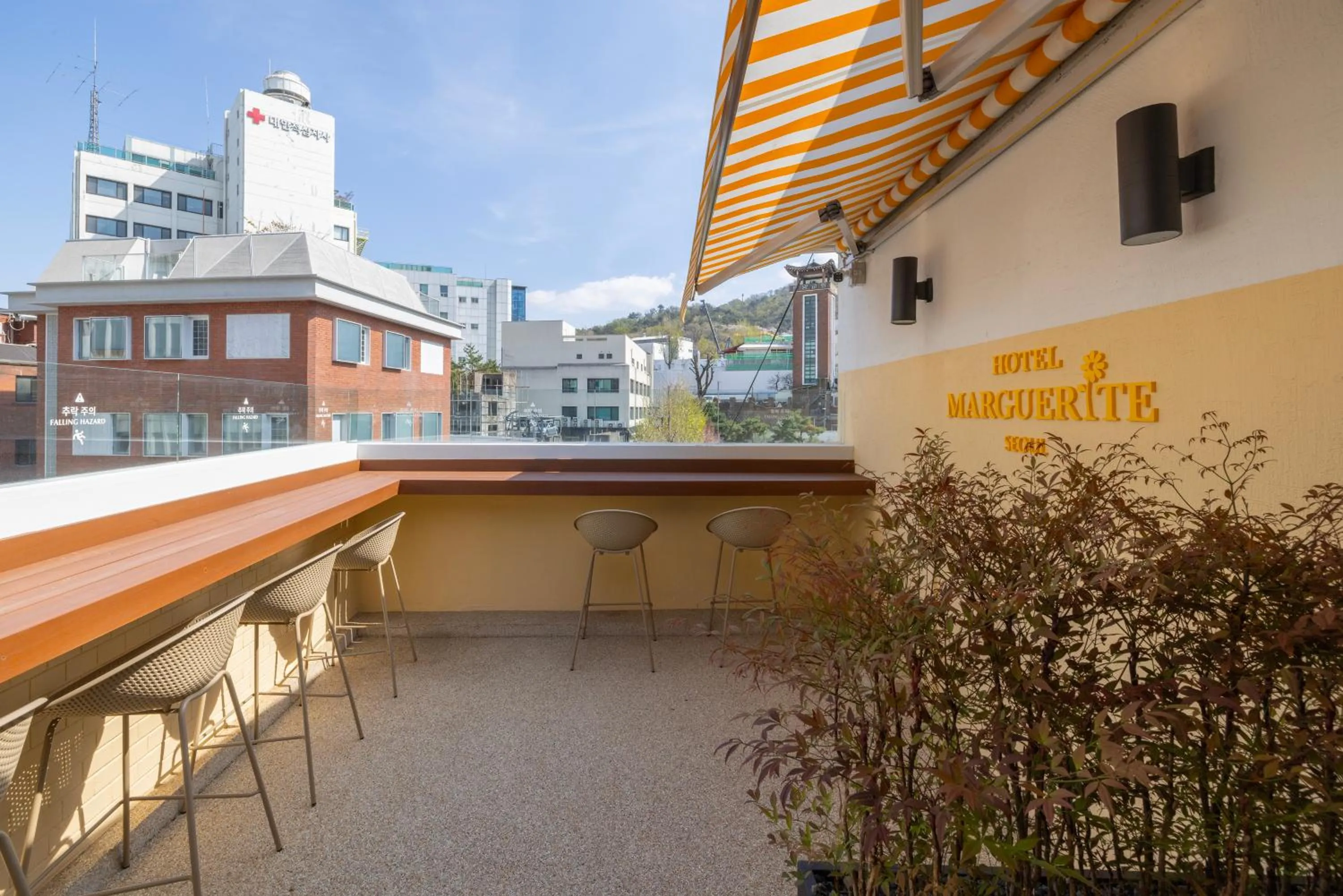 Balcony/Terrace in Myeongdong Guesthouse Como
