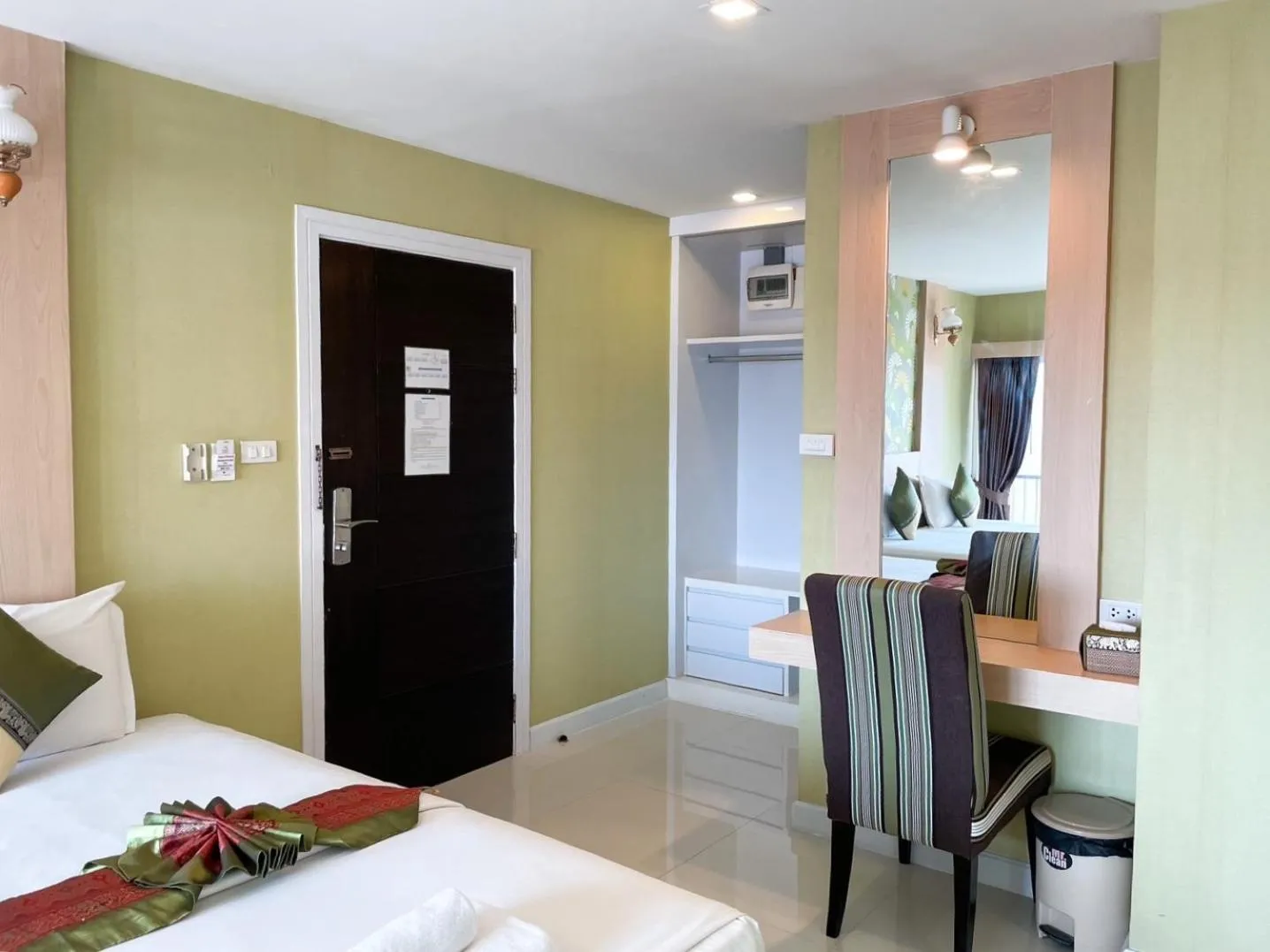 Photo of the whole room, Bed in Family Hotel