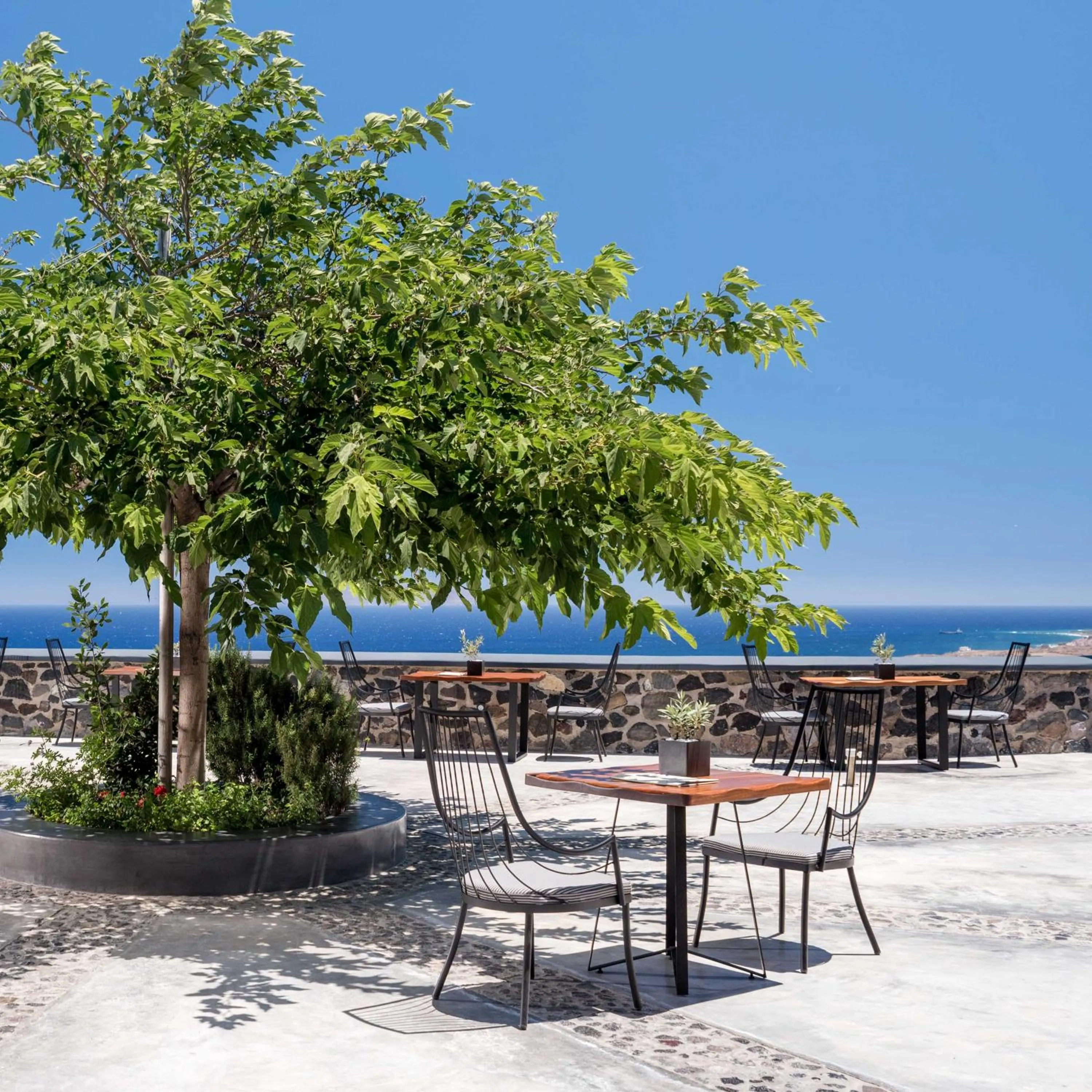 Restaurant/places to eat in Amber Light Villas