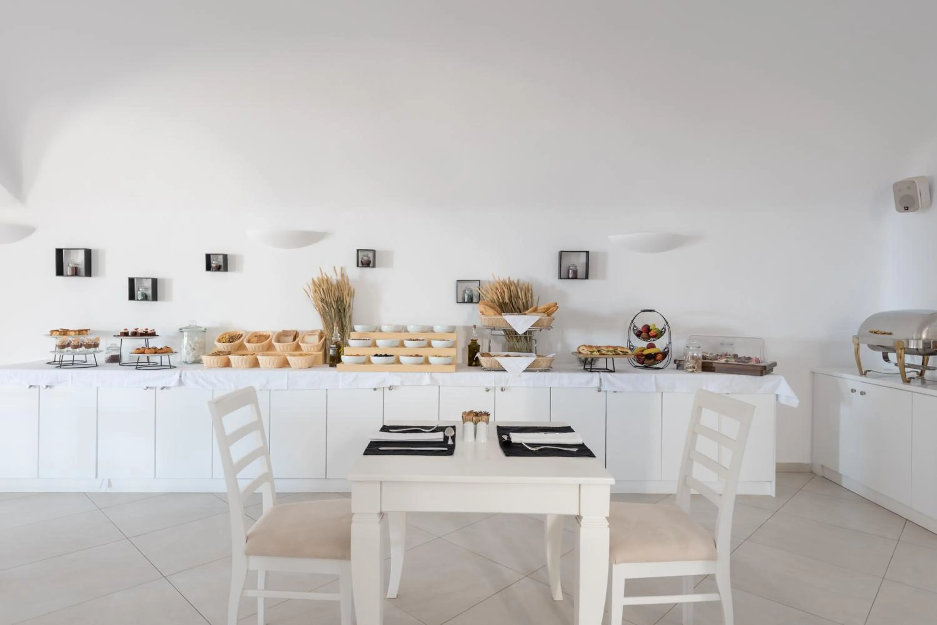 Buffet breakfast in Amber Light Villas